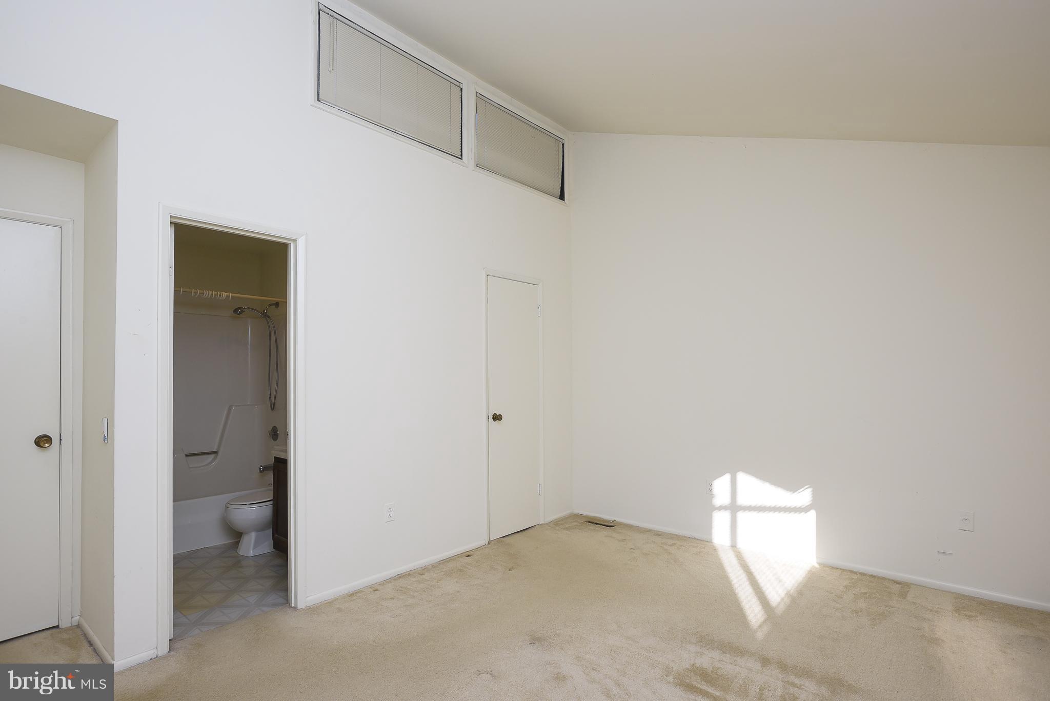 CLARY'S FOREST - Residential Lease