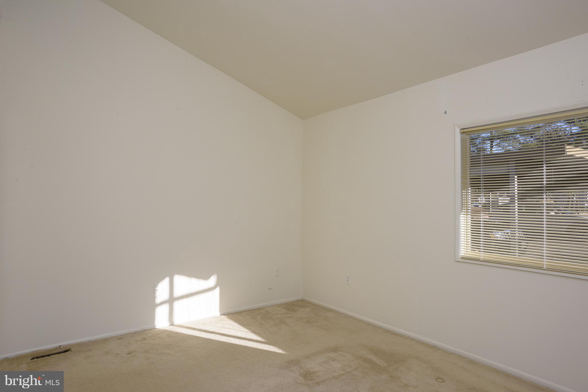 CLARY'S FOREST - Residential Lease