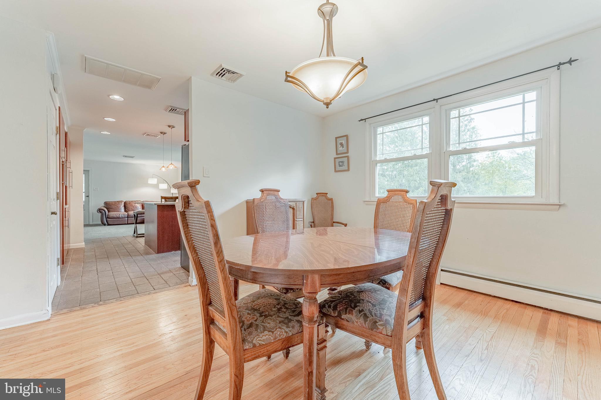 CAMBRIDGE DOWNS - Residential