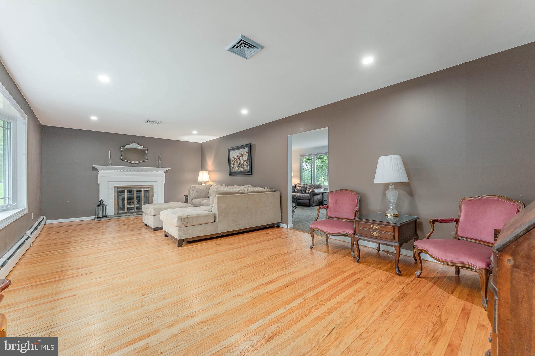 CAMBRIDGE DOWNS - Residential