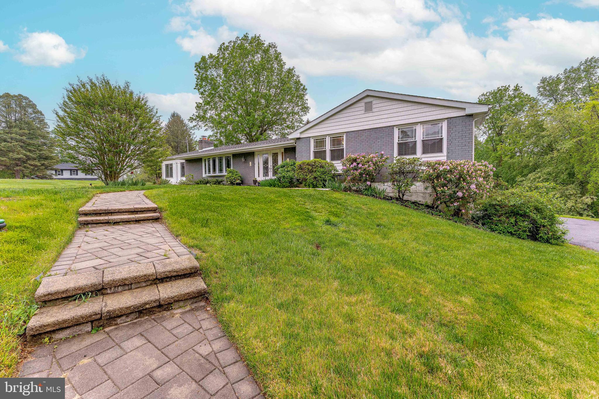 CAMBRIDGE DOWNS - Residential