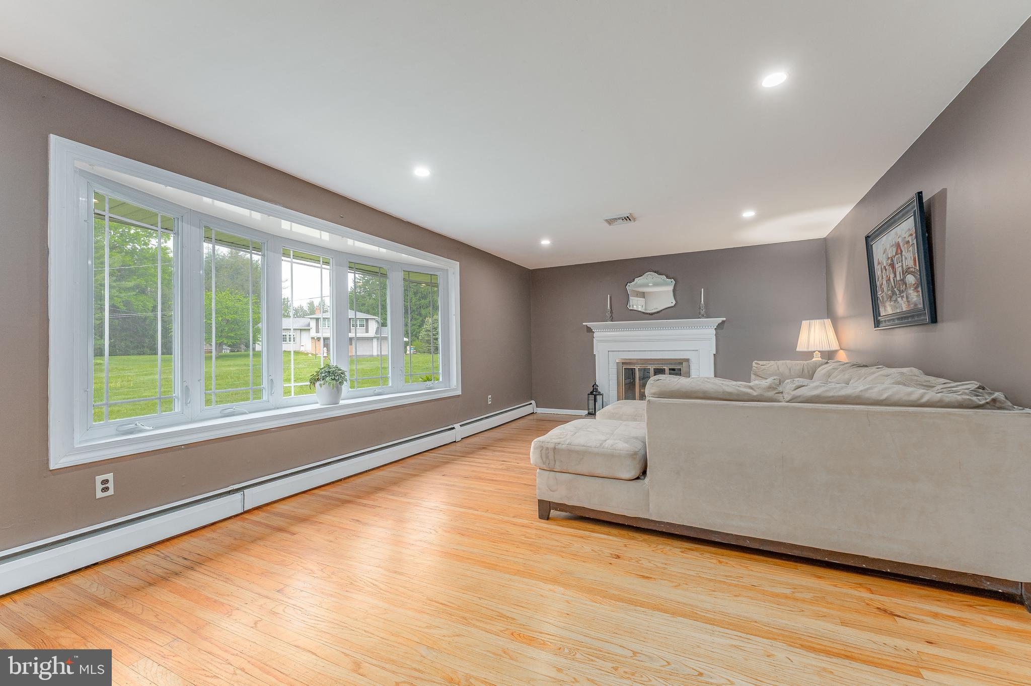 CAMBRIDGE DOWNS - Residential