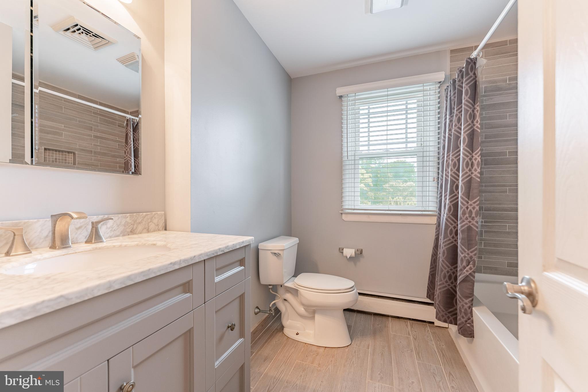 CAMBRIDGE DOWNS - Residential