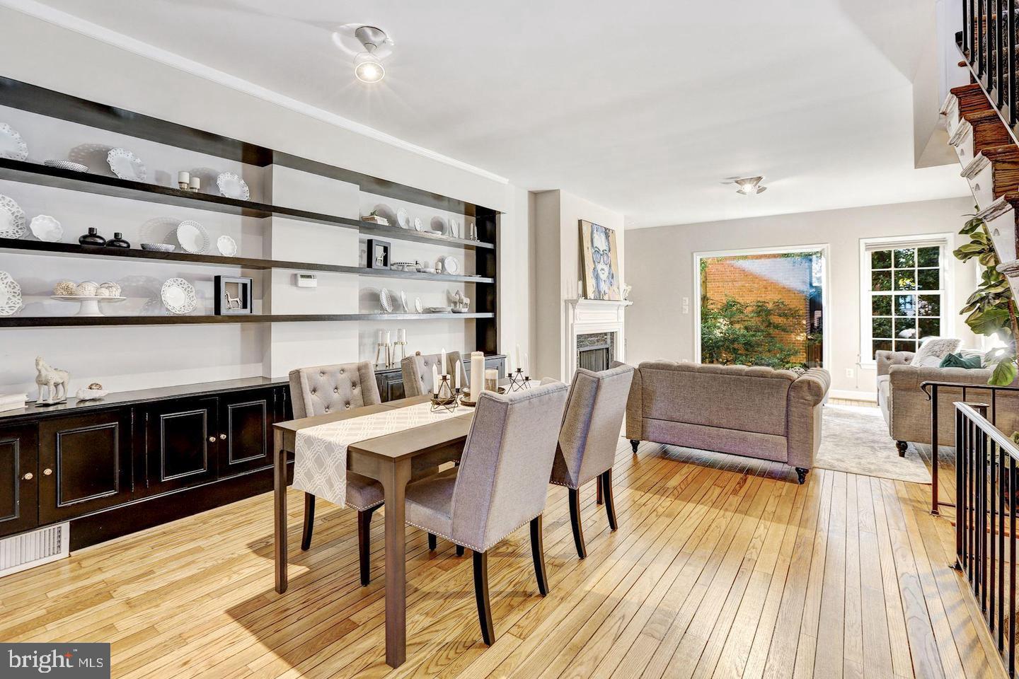 2528 QUEEN ANNES LANE NW