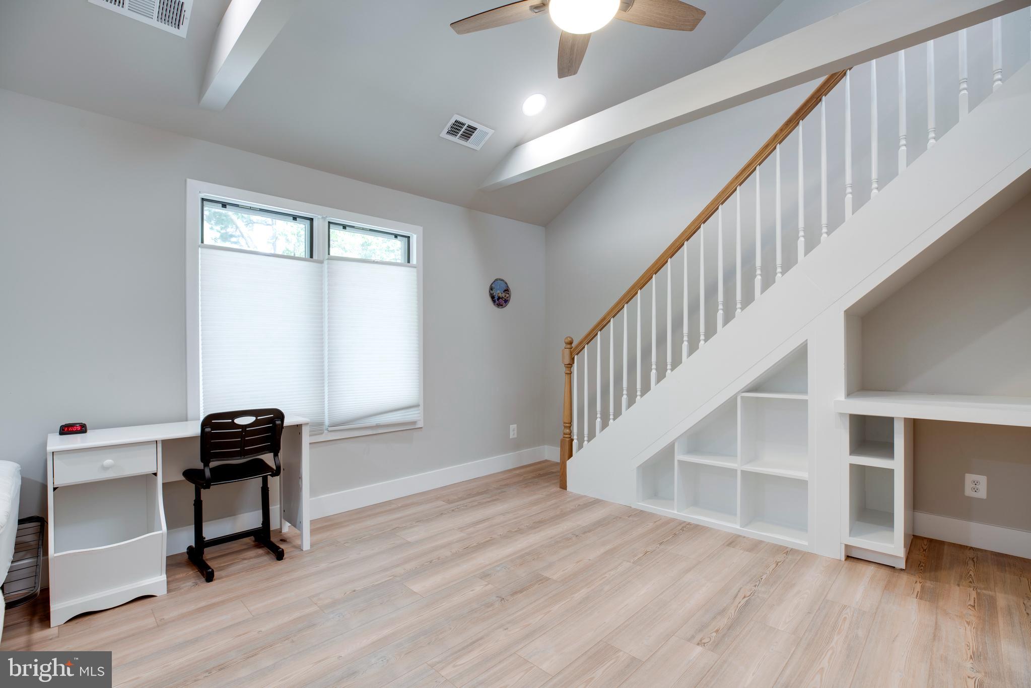 BONNIE BRAE - Residential Lease