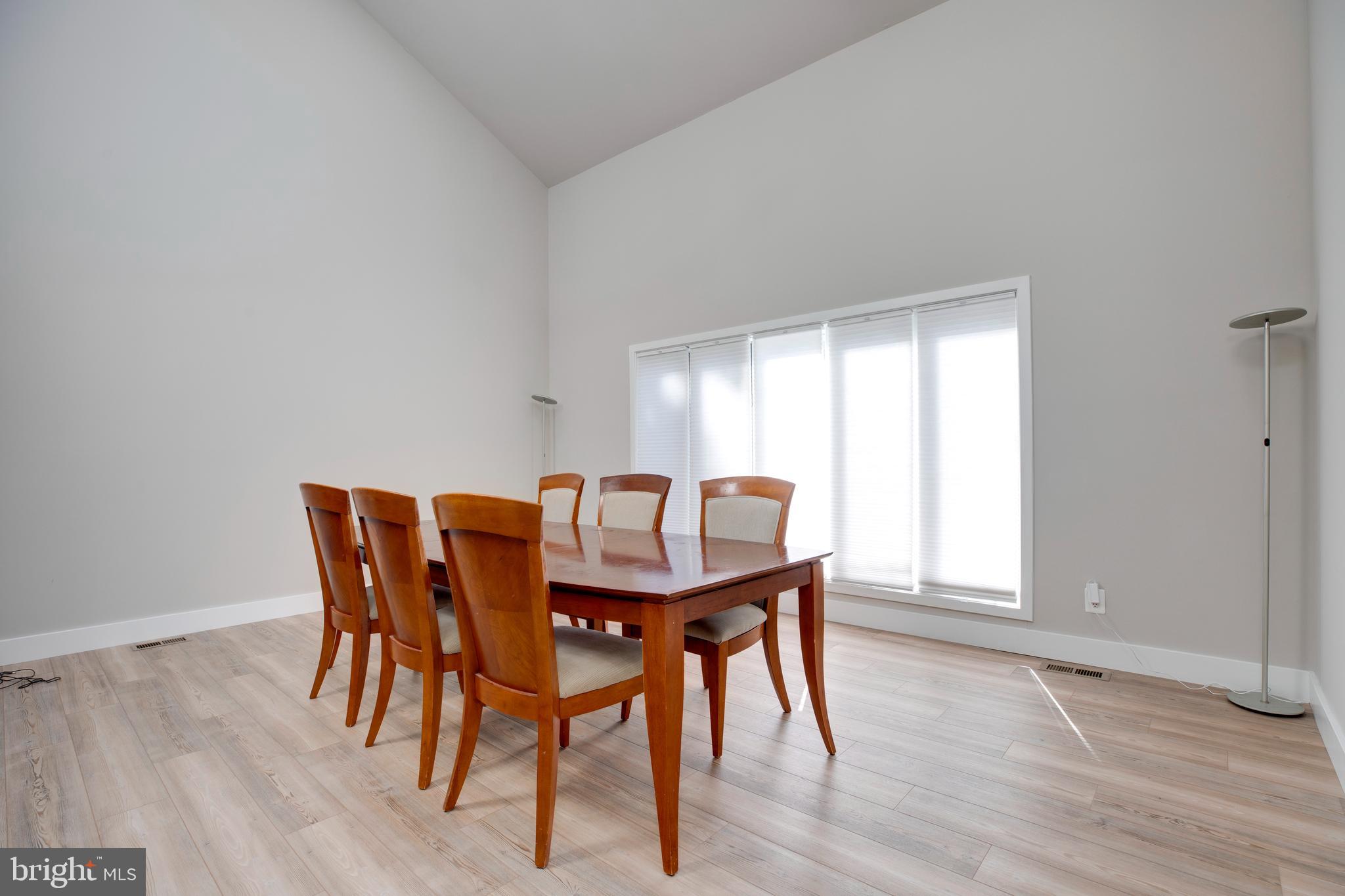 BONNIE BRAE - Residential Lease