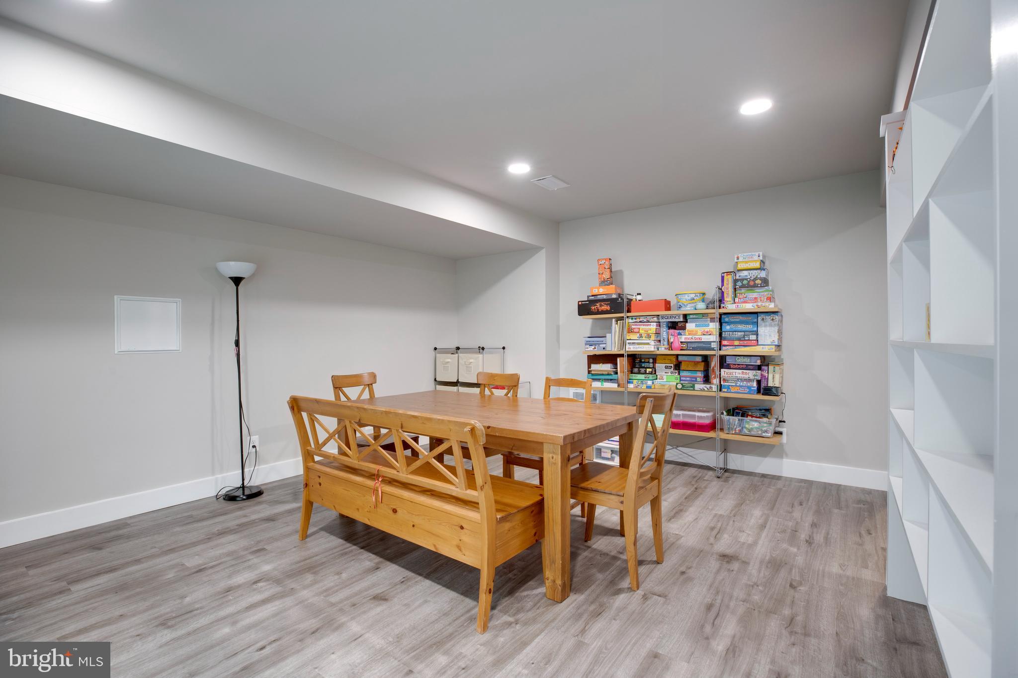 BONNIE BRAE - Residential Lease