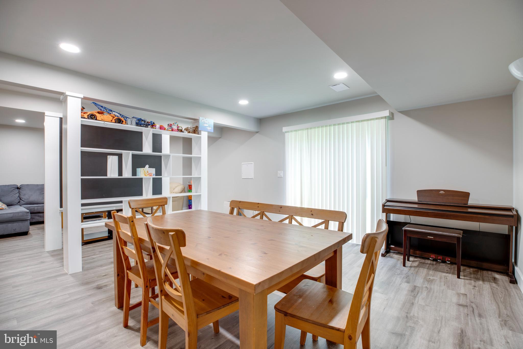 BONNIE BRAE - Residential Lease