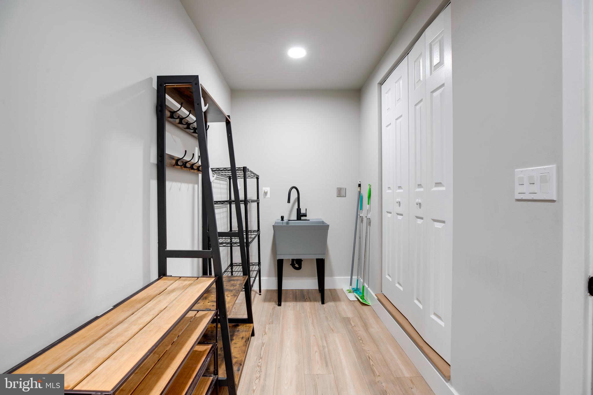 BONNIE BRAE - Residential Lease