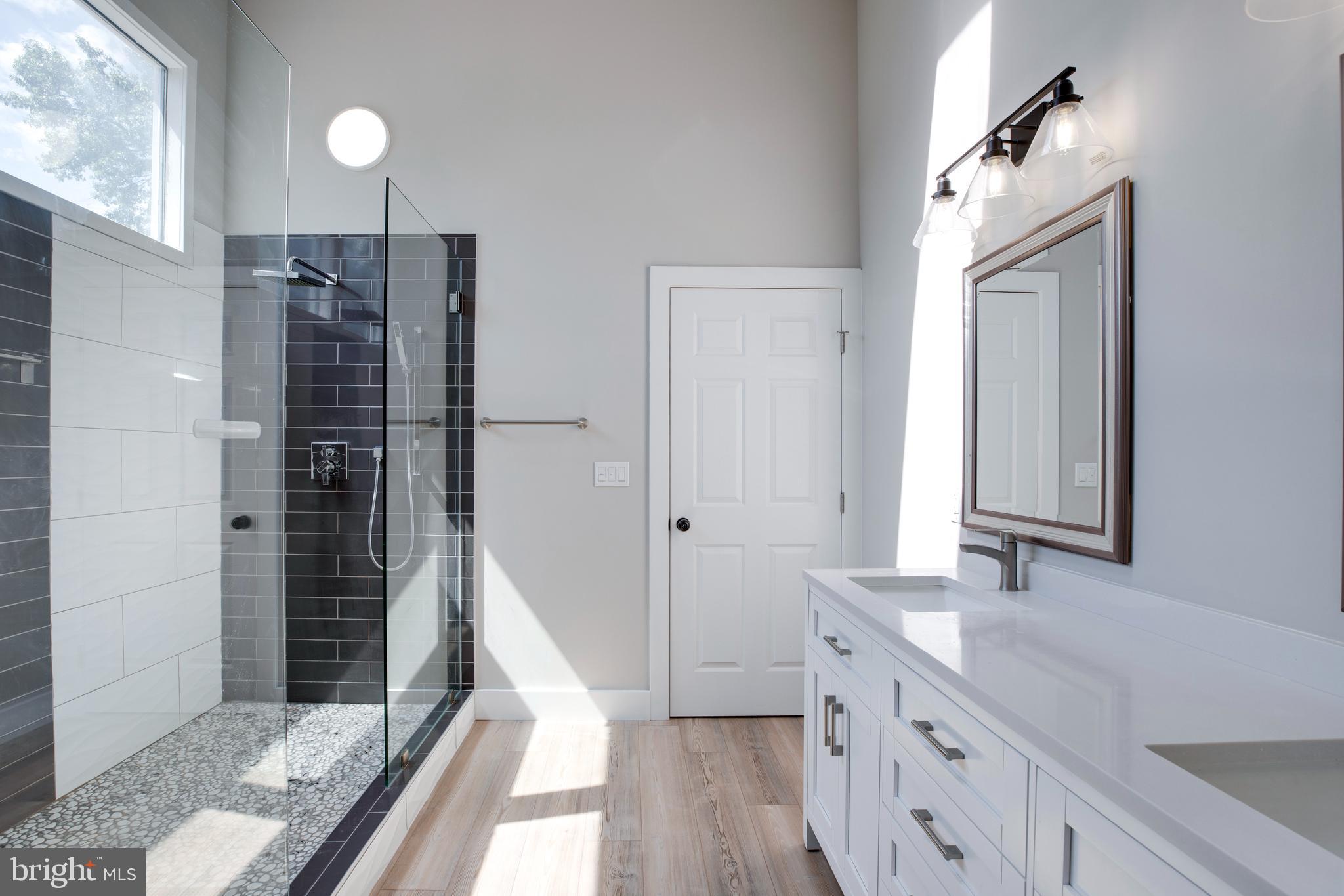 BONNIE BRAE - Residential Lease