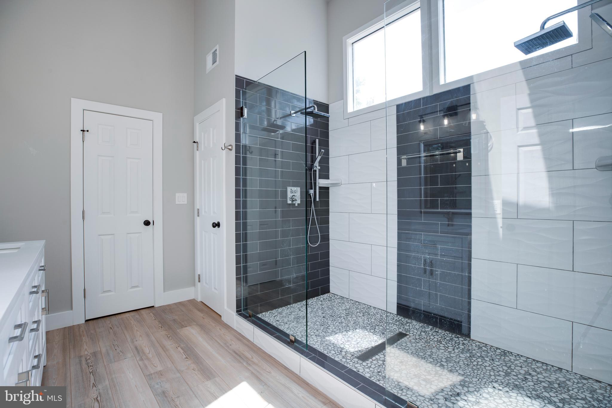 BONNIE BRAE - Residential Lease