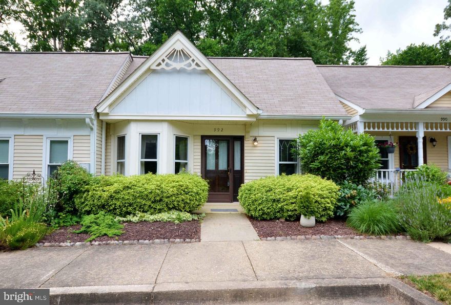 We don't expect this to be on for long. This 2-bedroom inside unit villa, ideally situated within strolling distance of the lodge. Don't search any further – step right into this inviting home and commence relishing the plethora of amenities Heritage Harbour offers. Whether it's the proximity to the Lodge or the array of indoor pickleball, billiards, water aerobics, exercise gym, wood shop, indoor/outdoor pools, hot tub, sauna, and more, this residence delivers convenience and comfort. For enthusiasts of golf or tennis, the facilities are conveniently adjacent to the Wilder Fresh Café. Whatever your preference, Heritage Harbour caters to it all.