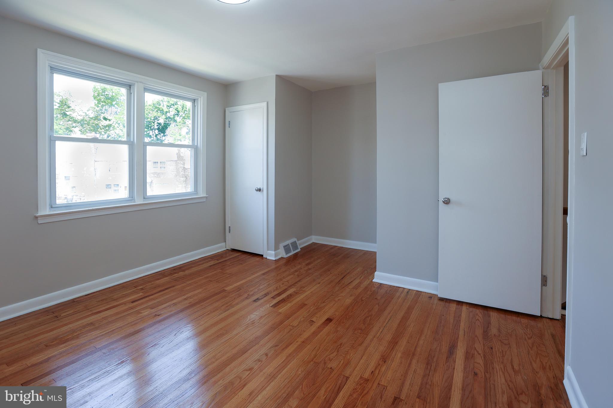 WALNUT HILL - Residential