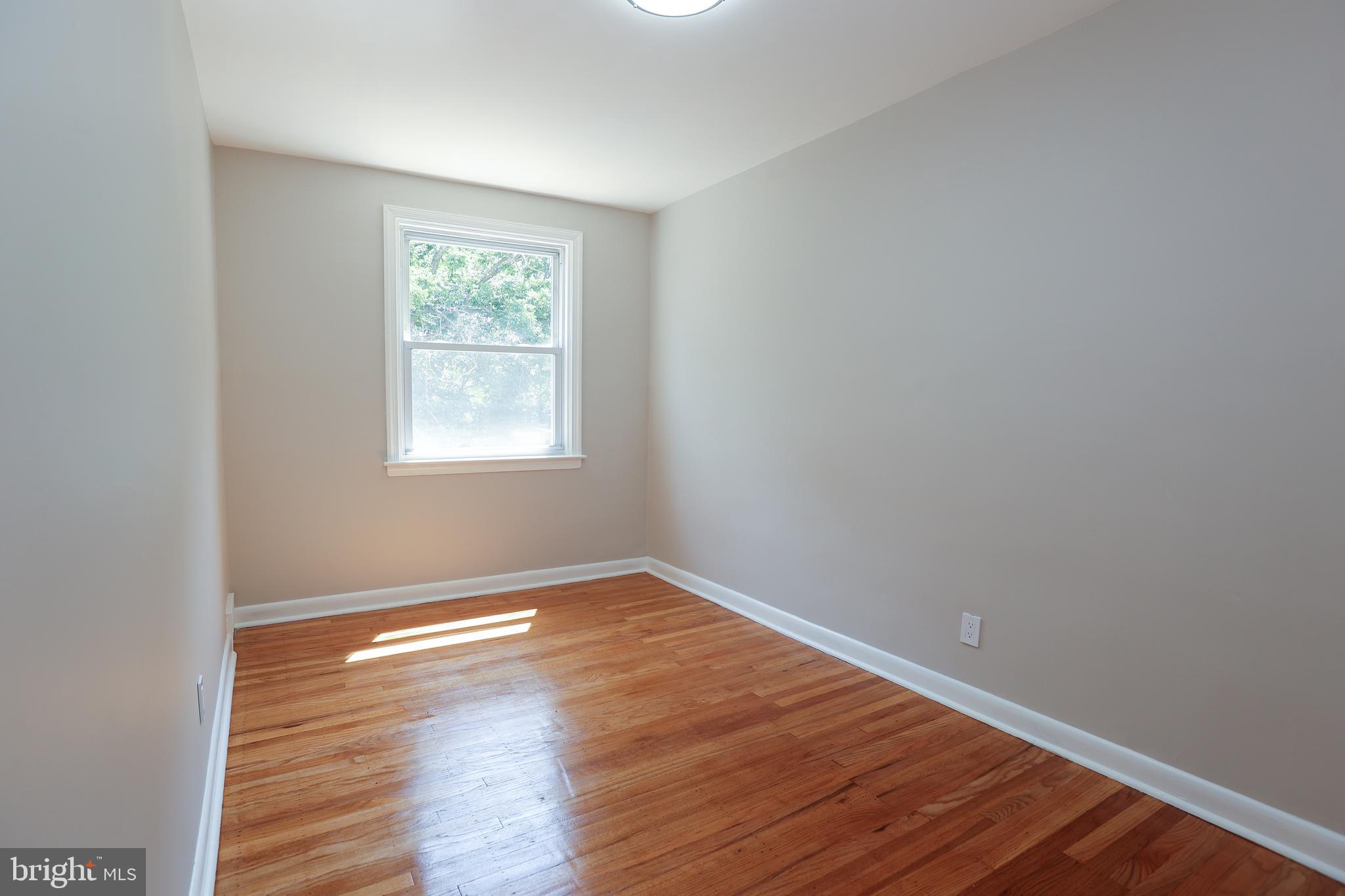 WALNUT HILL - Residential