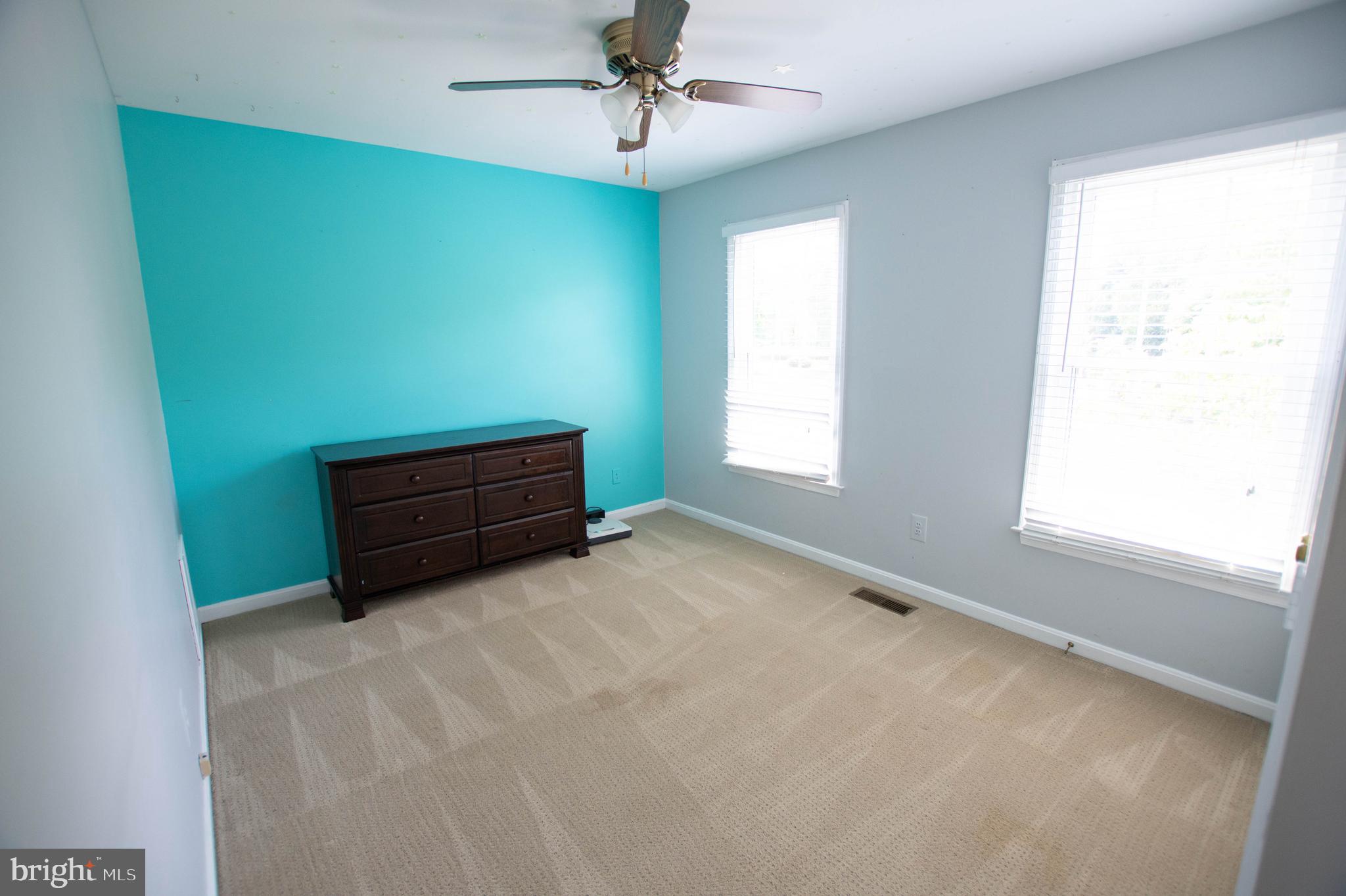 ASHBURN FARM - Residential Lease