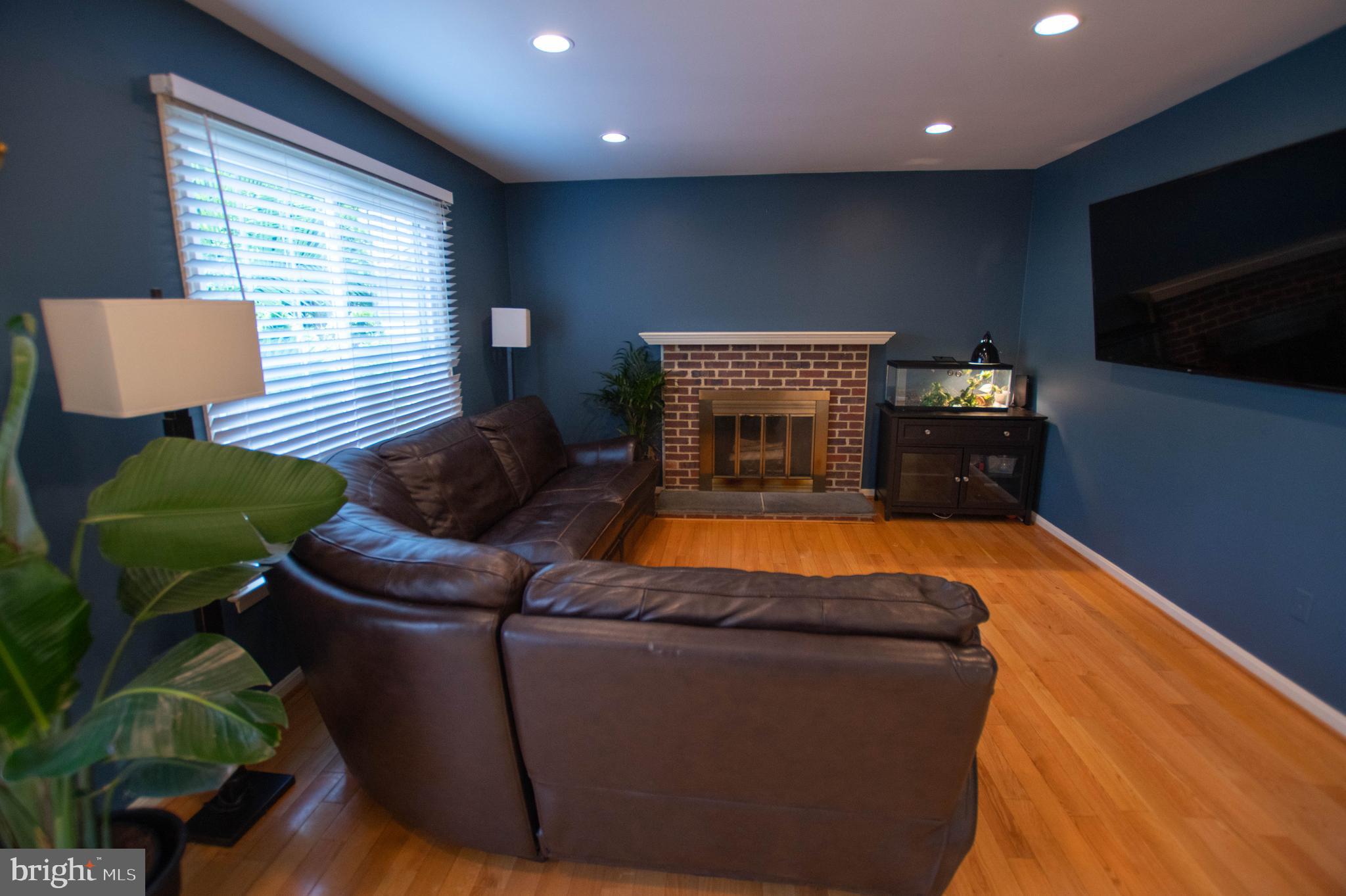 ASHBURN FARM - Residential Lease