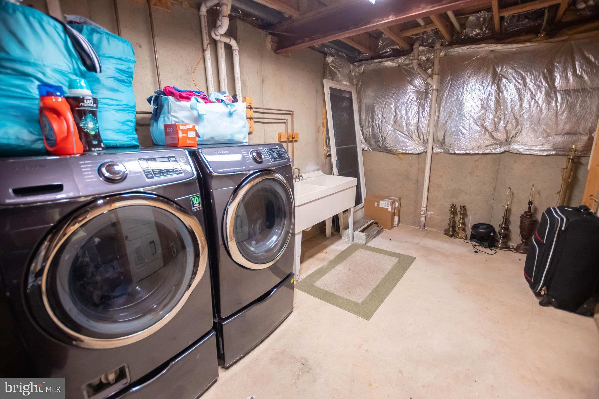 ASHBURN FARM - Residential Lease