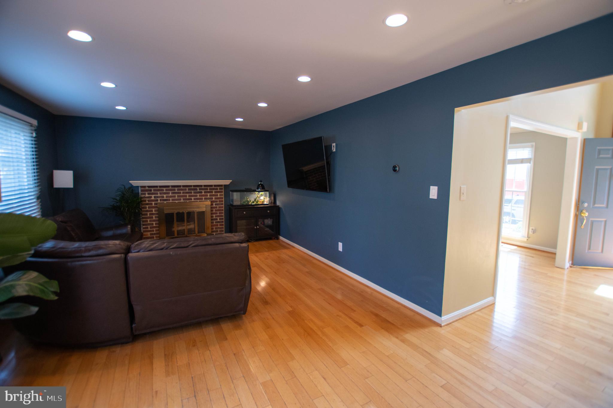 ASHBURN FARM - Residential Lease