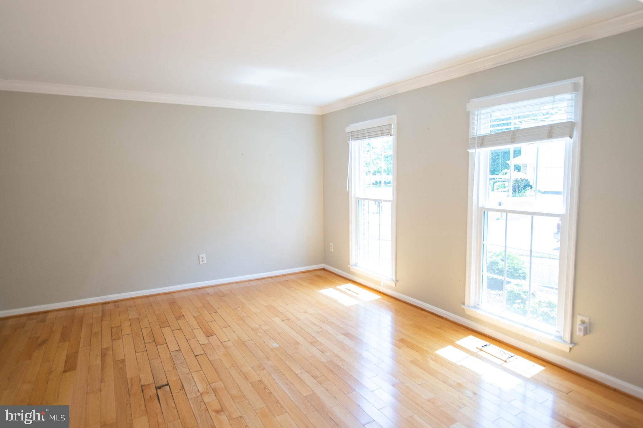 ASHBURN FARM - Residential Lease