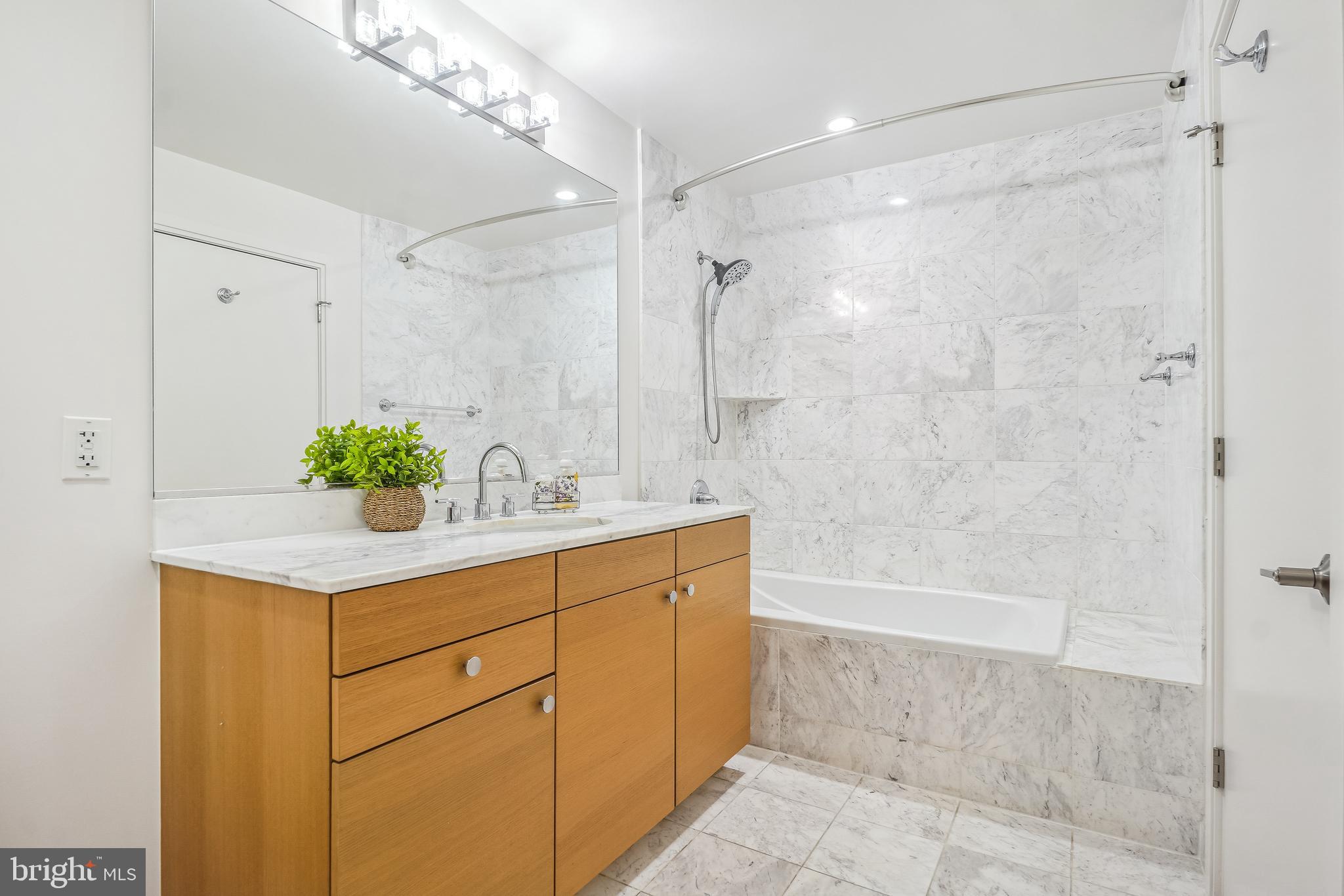 ADAGIO - Residential Lease