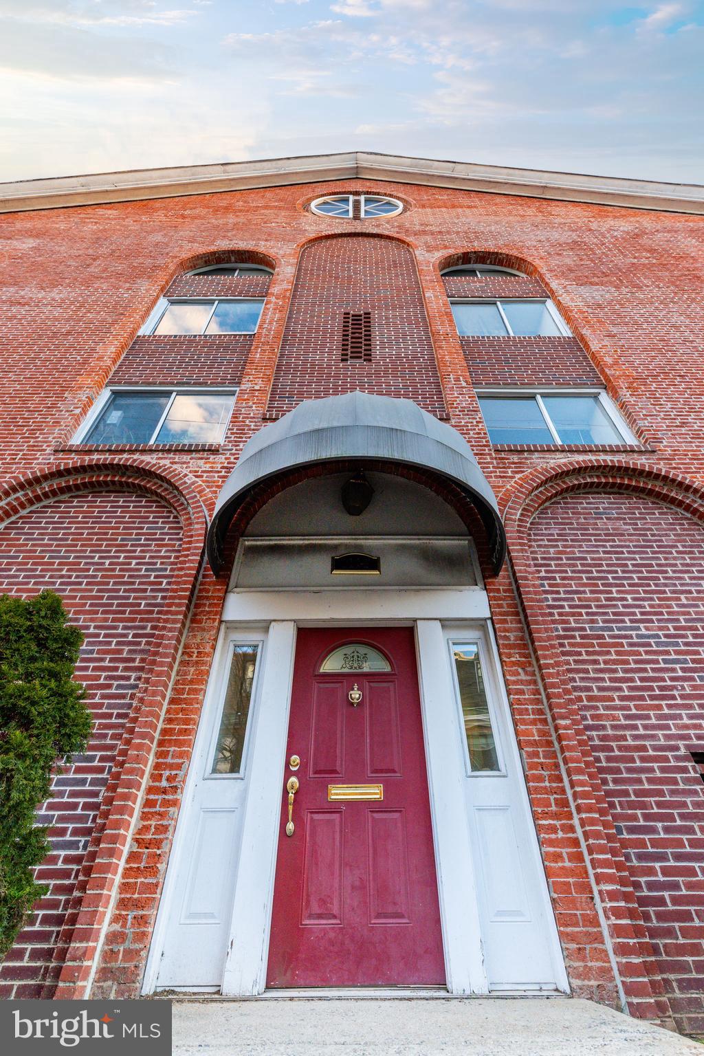 1112 LOMBARD STREET 20
