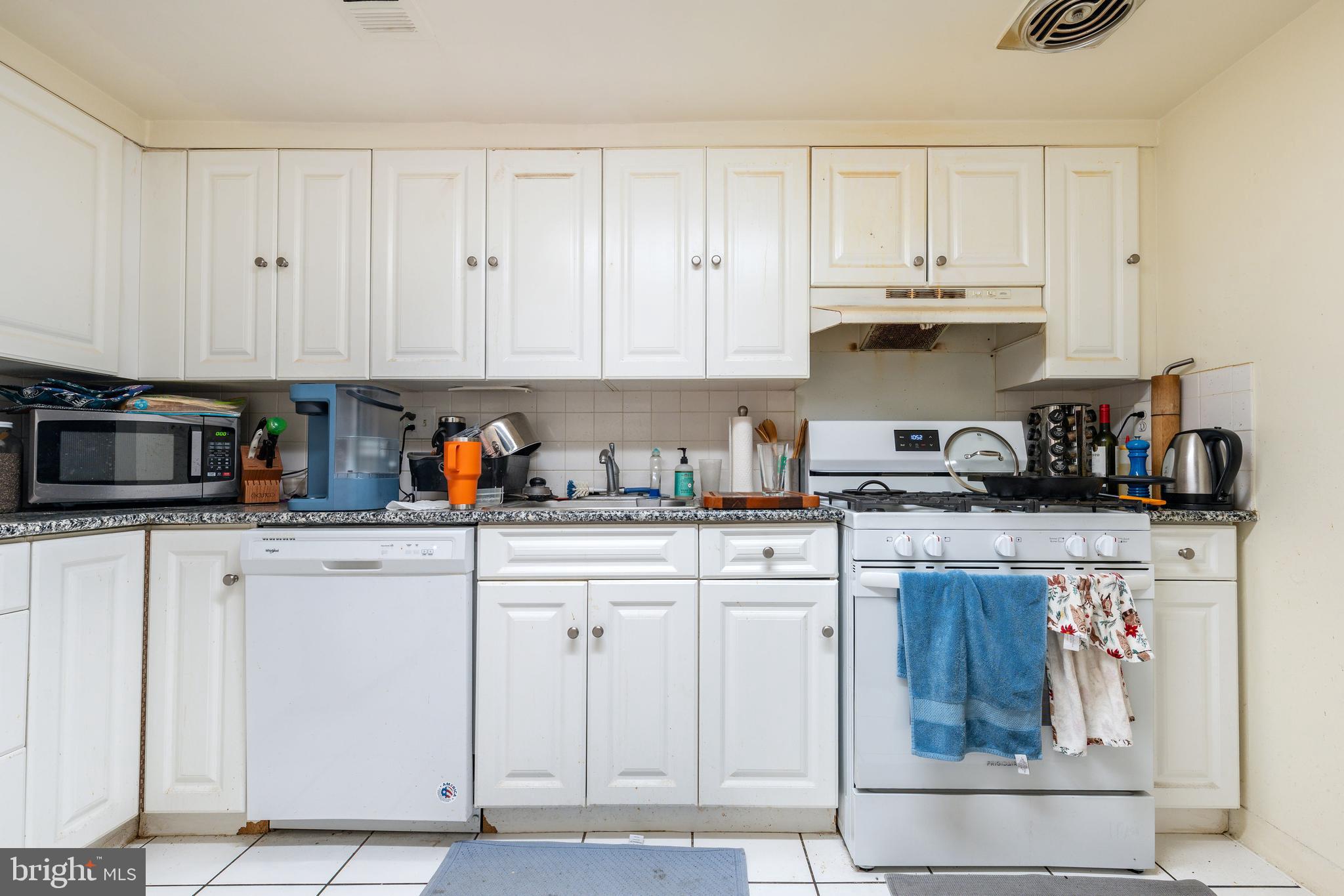 WASHINGTON SQ WEST - Commercial Sale