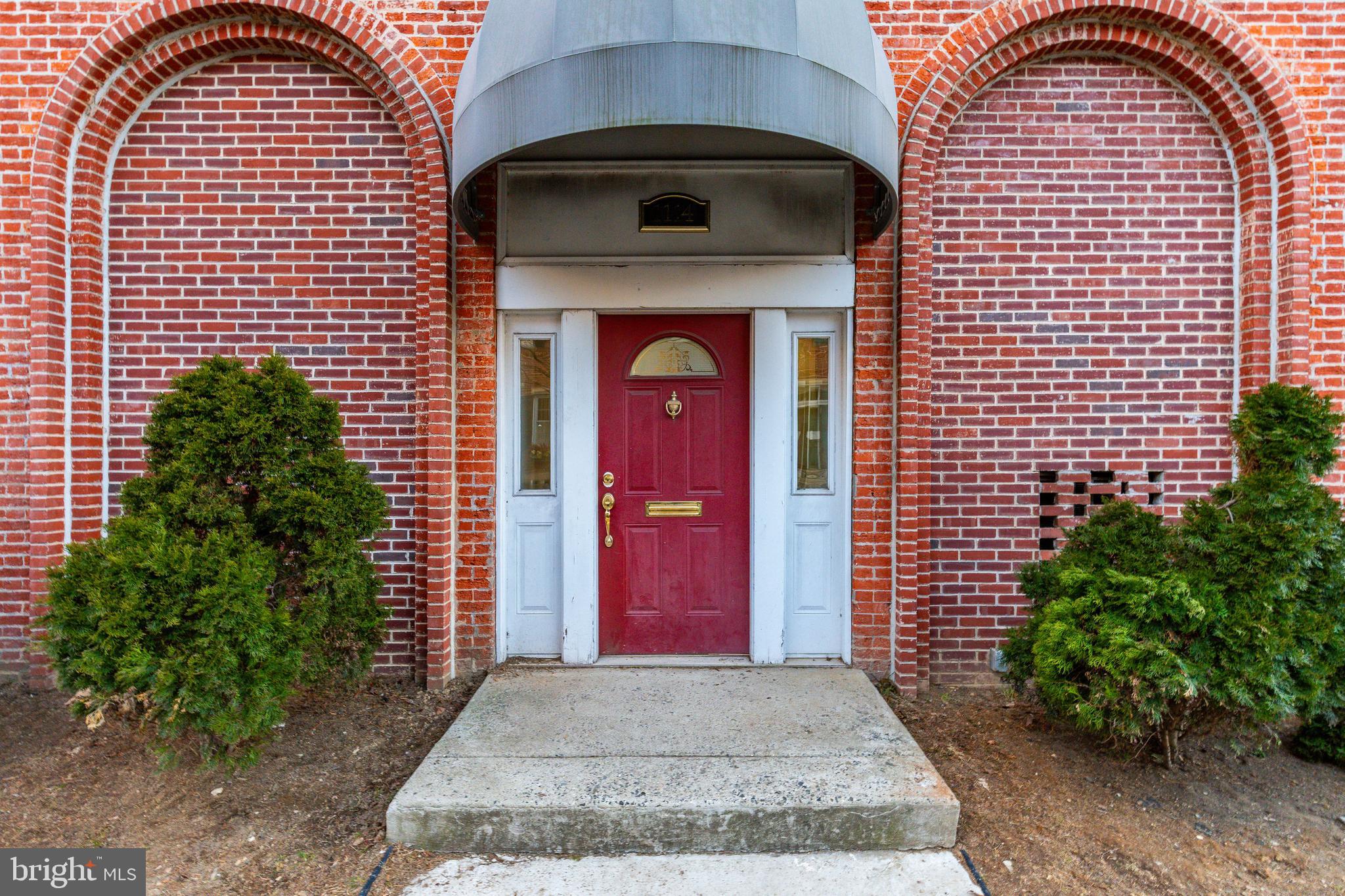1112 LOMBARD STREET 20