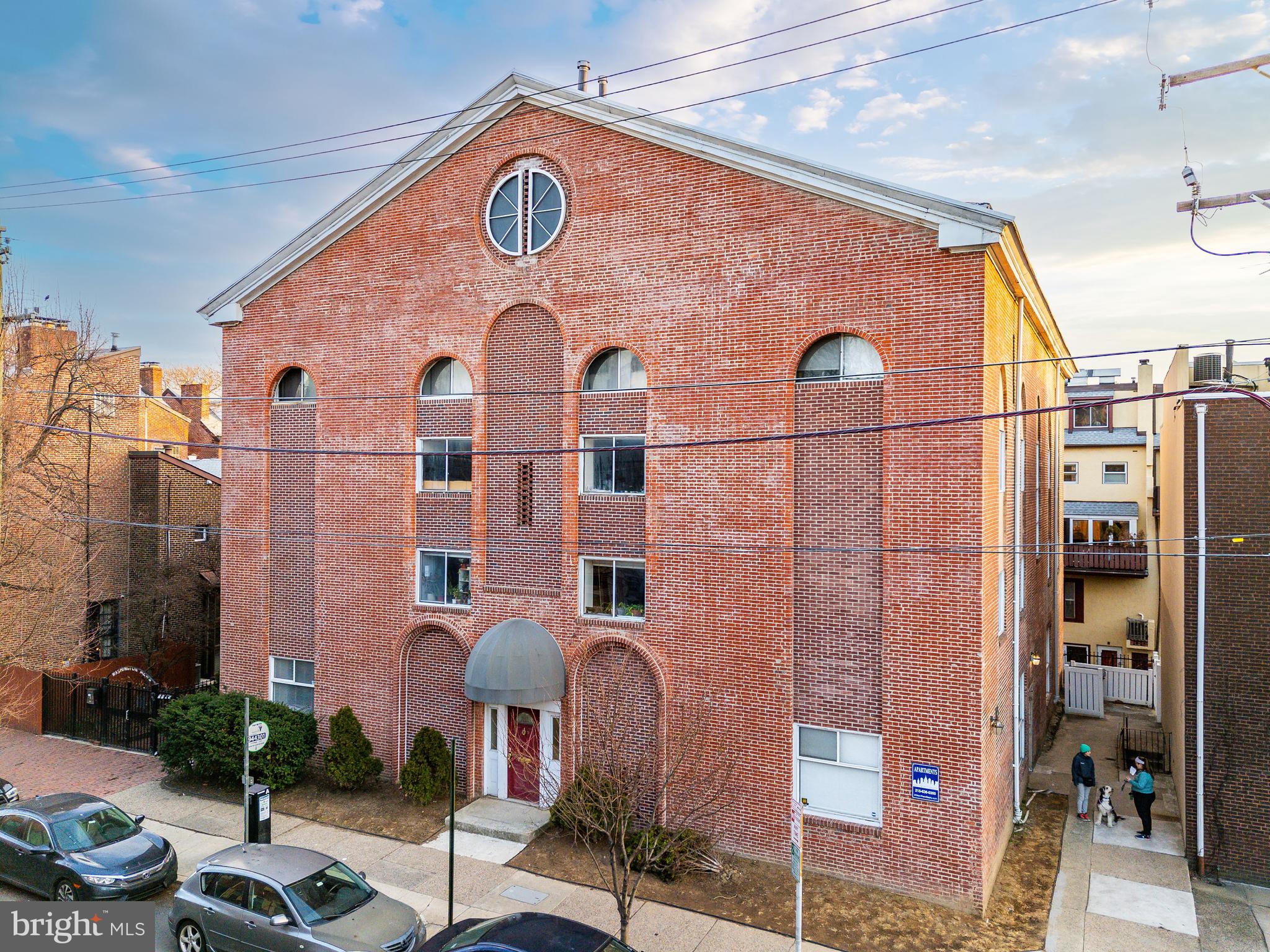 1112 LOMBARD STREET 20