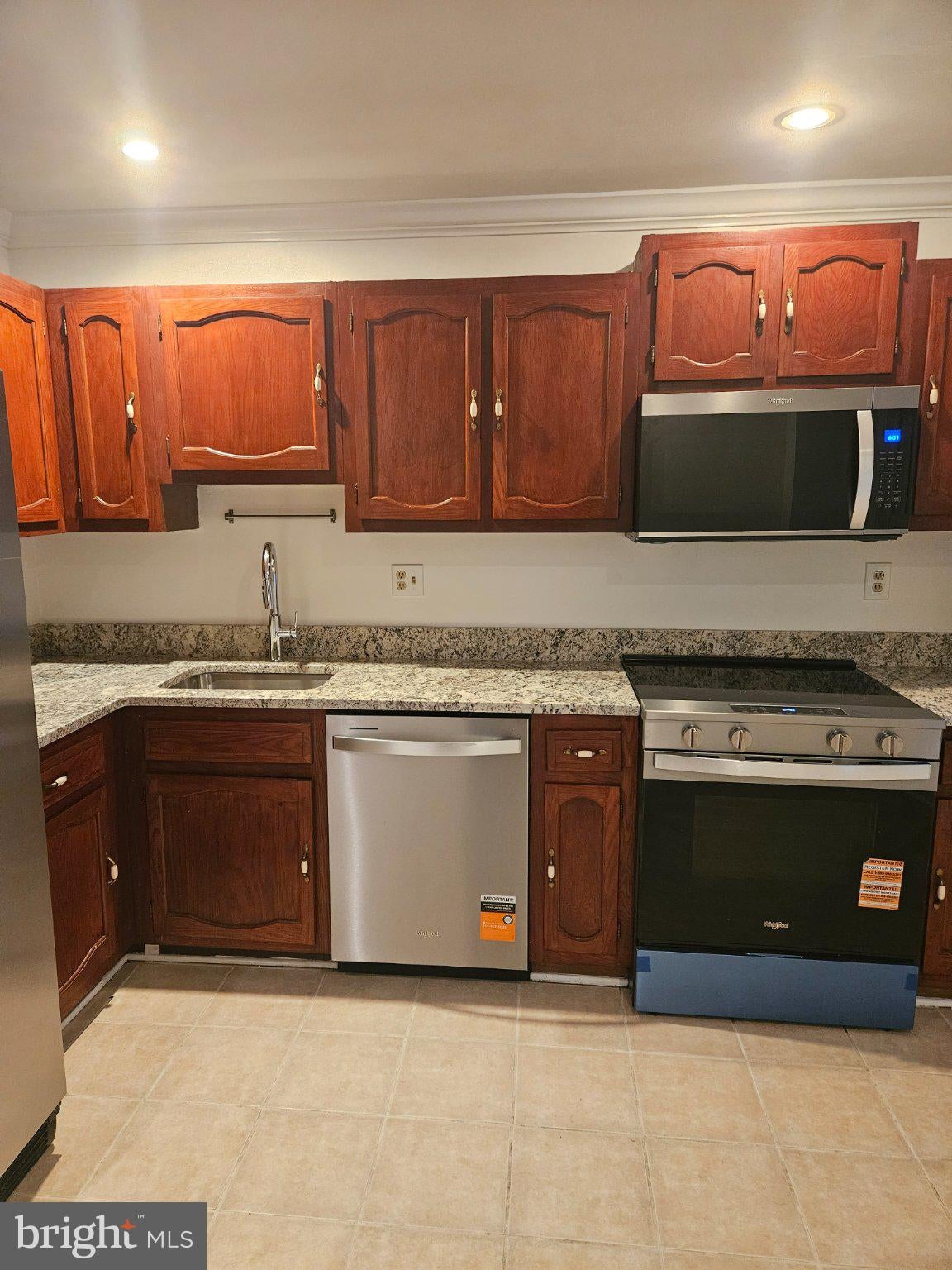 9927 BLAKE LANE