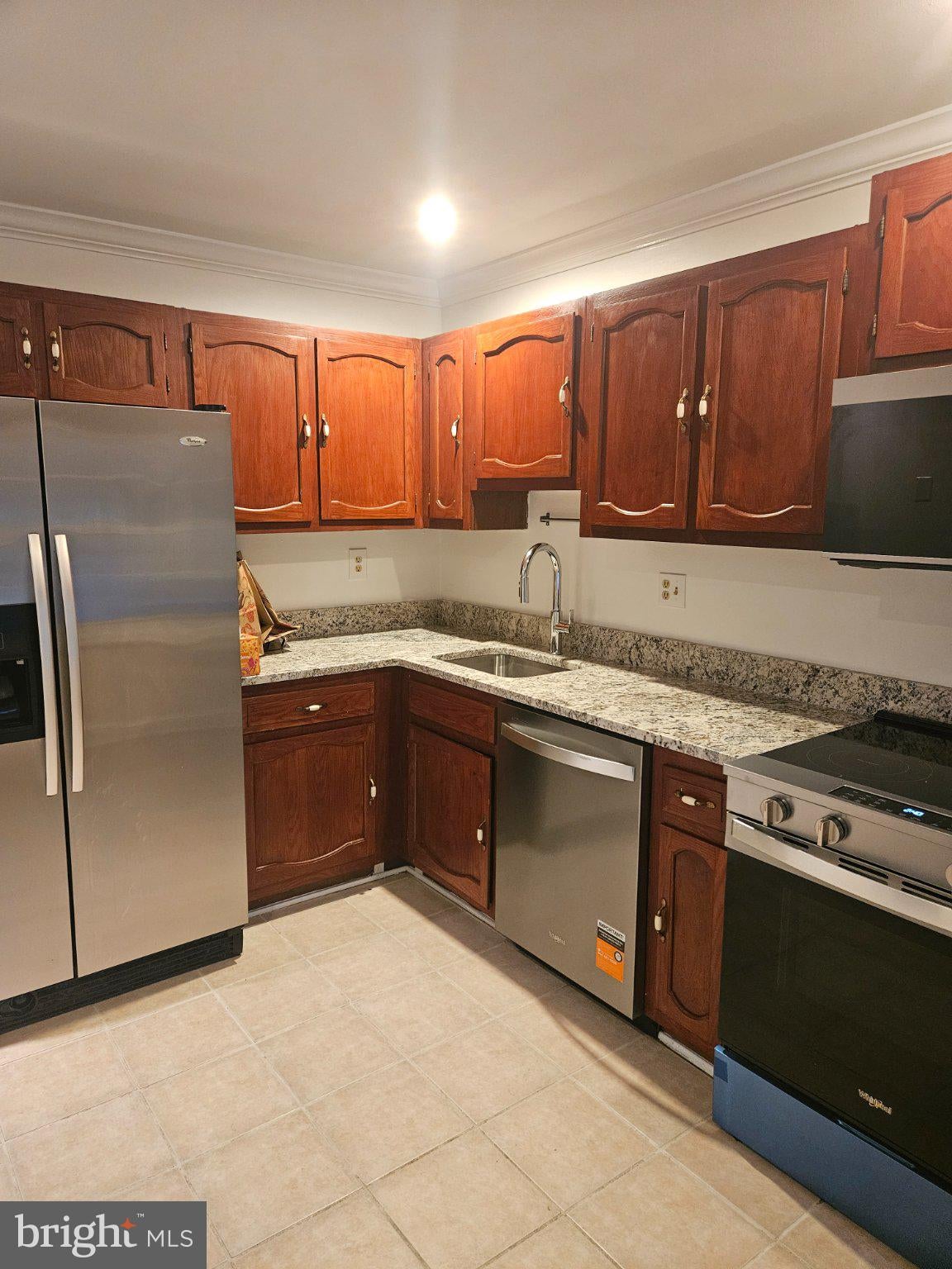 9927 BLAKE LANE