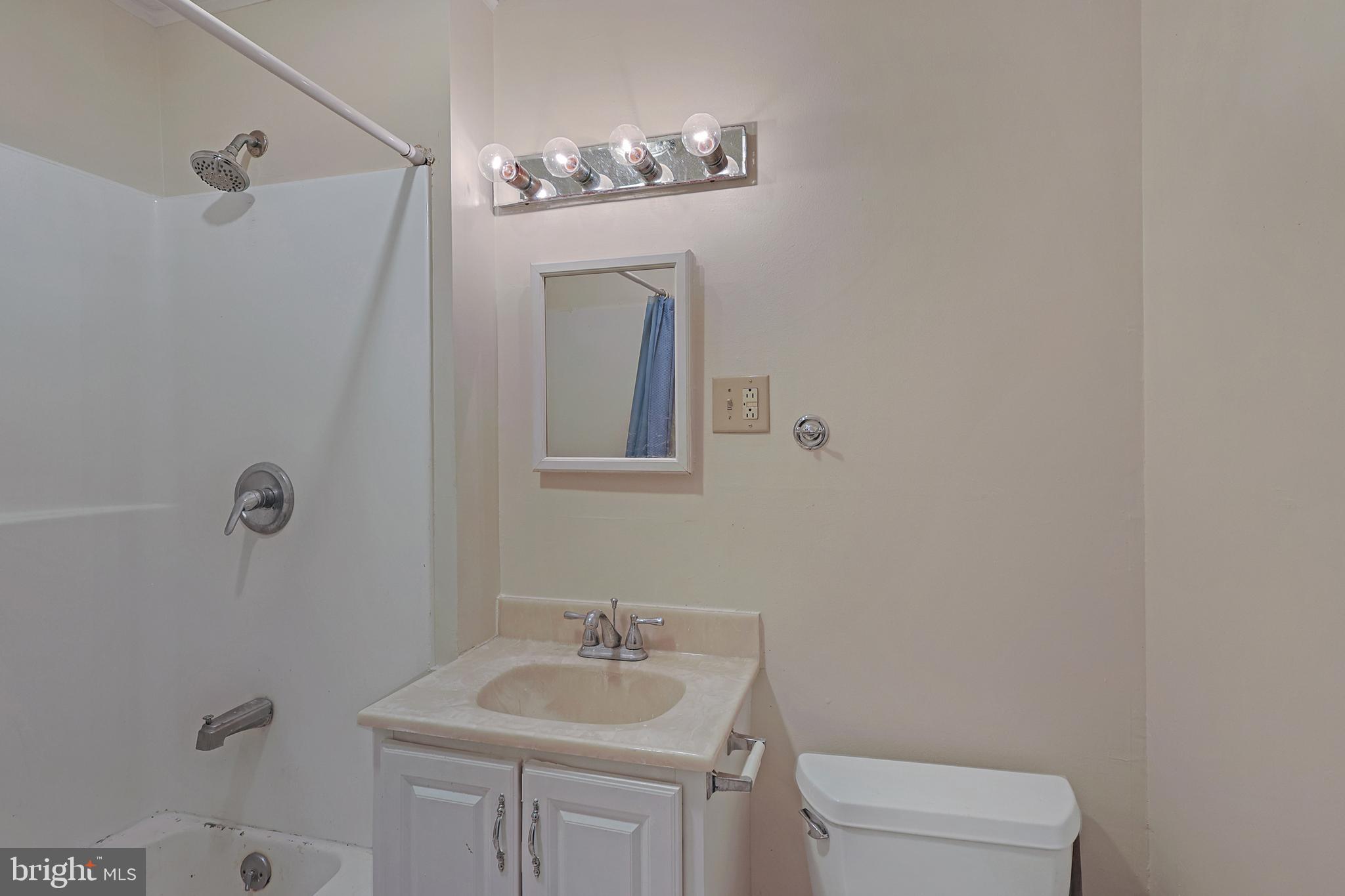 WEST SIDE - Residential