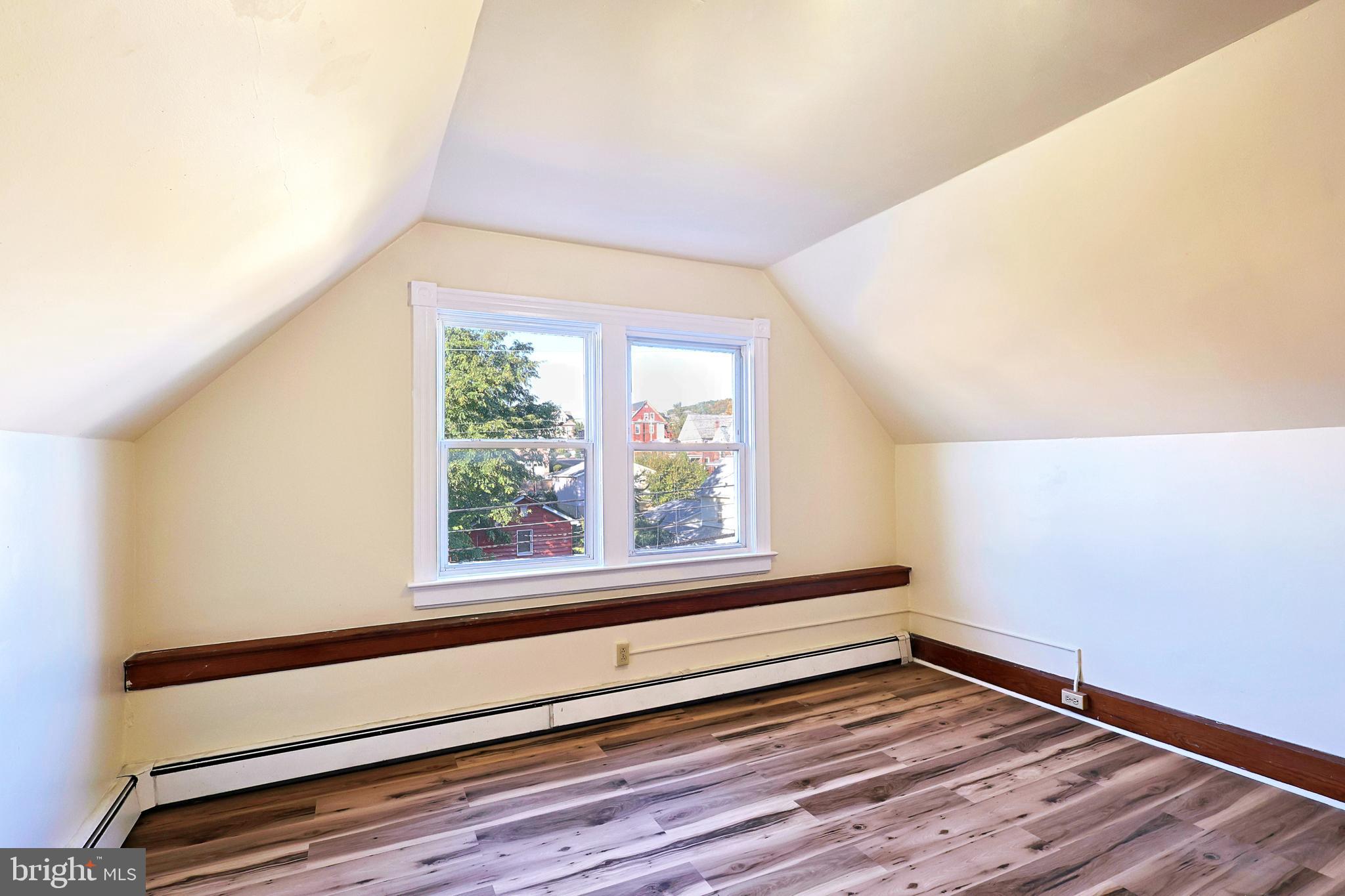 WEST SIDE - Residential