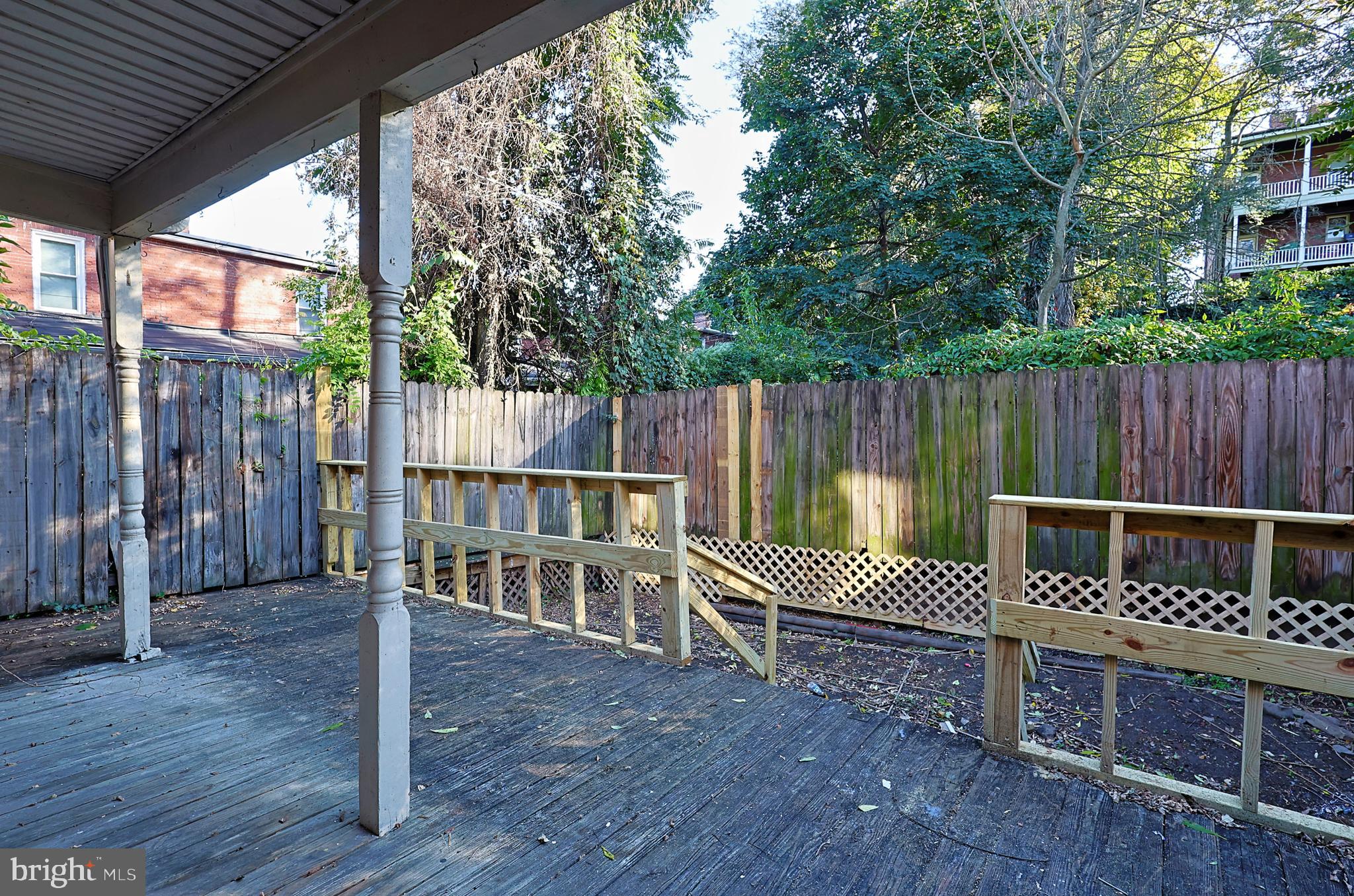 WEST SIDE - Residential