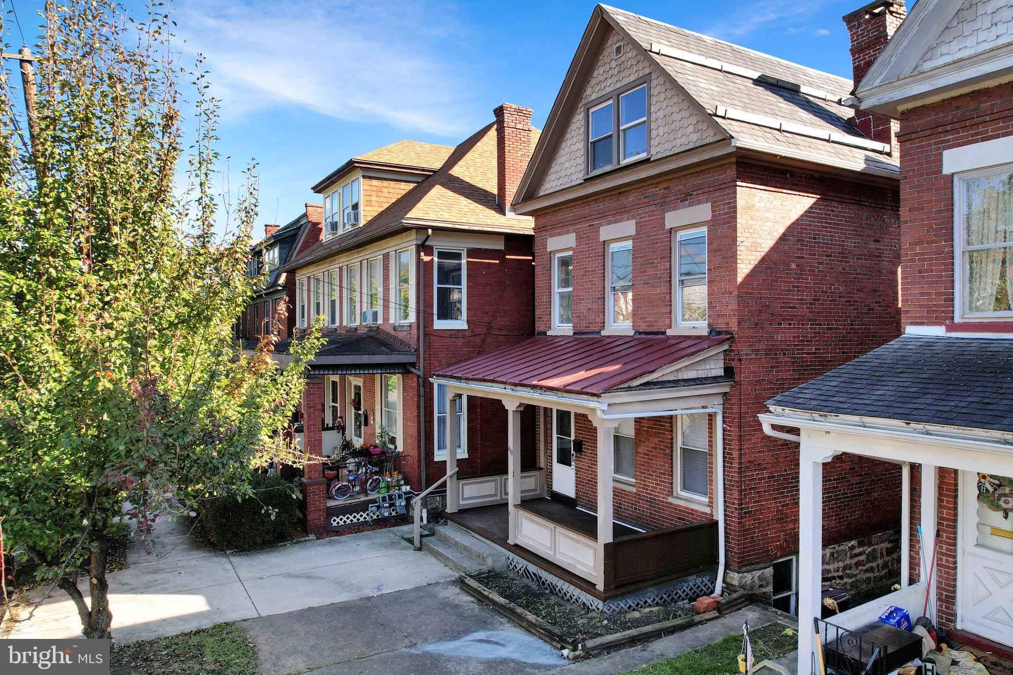 WEST SIDE - Residential