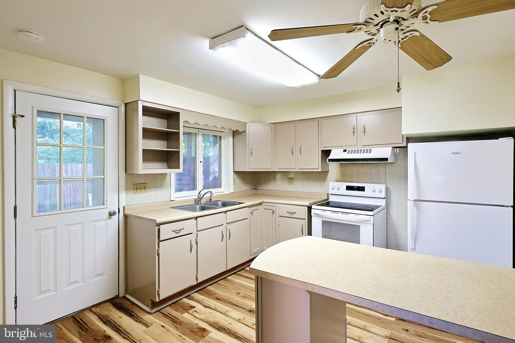 WEST SIDE - Residential