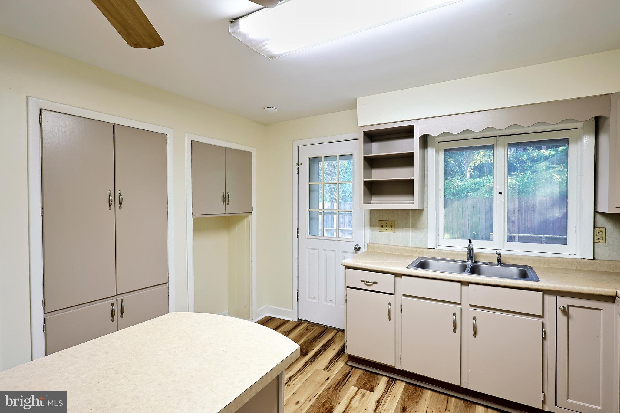 WEST SIDE - Residential