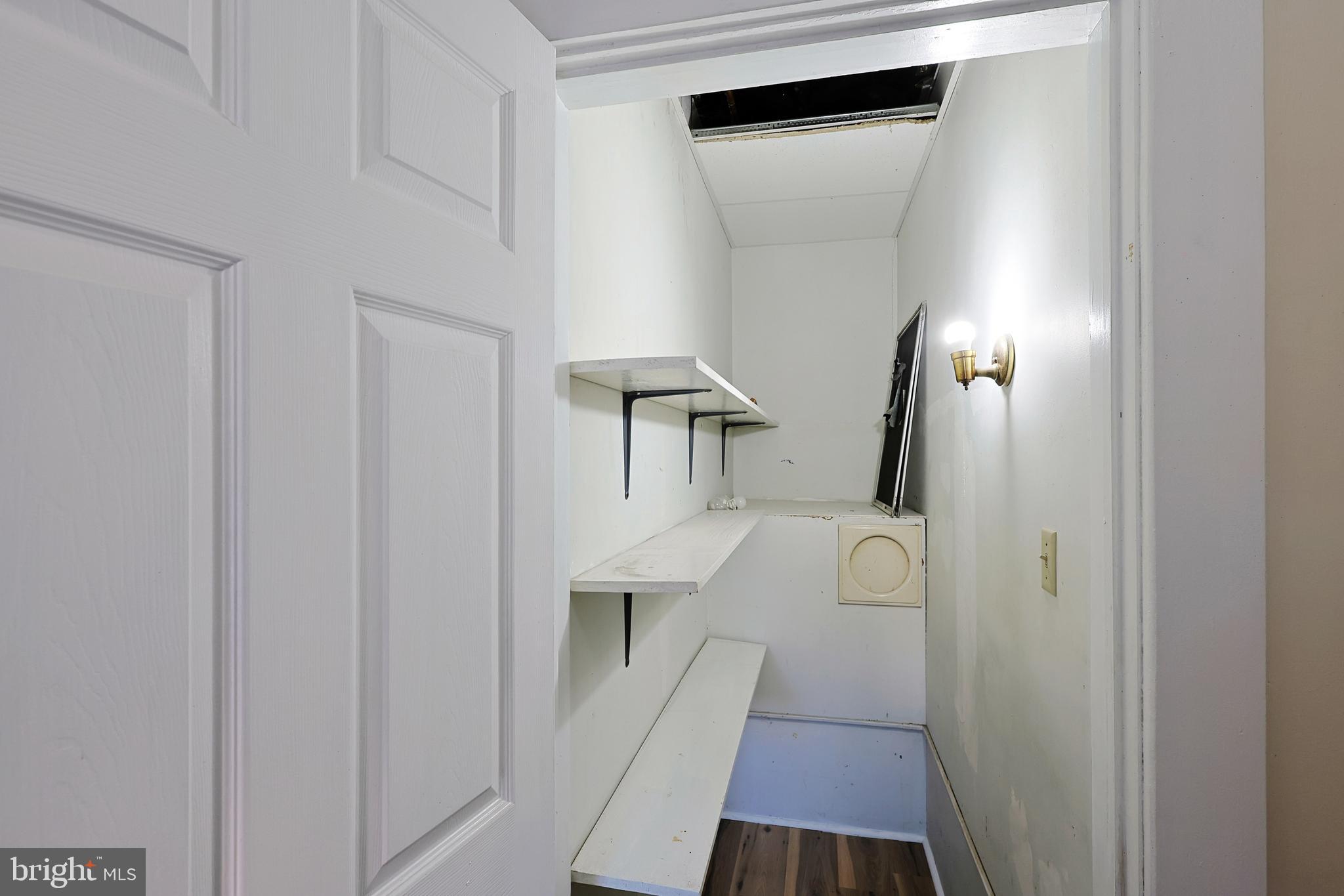 WEST SIDE - Residential