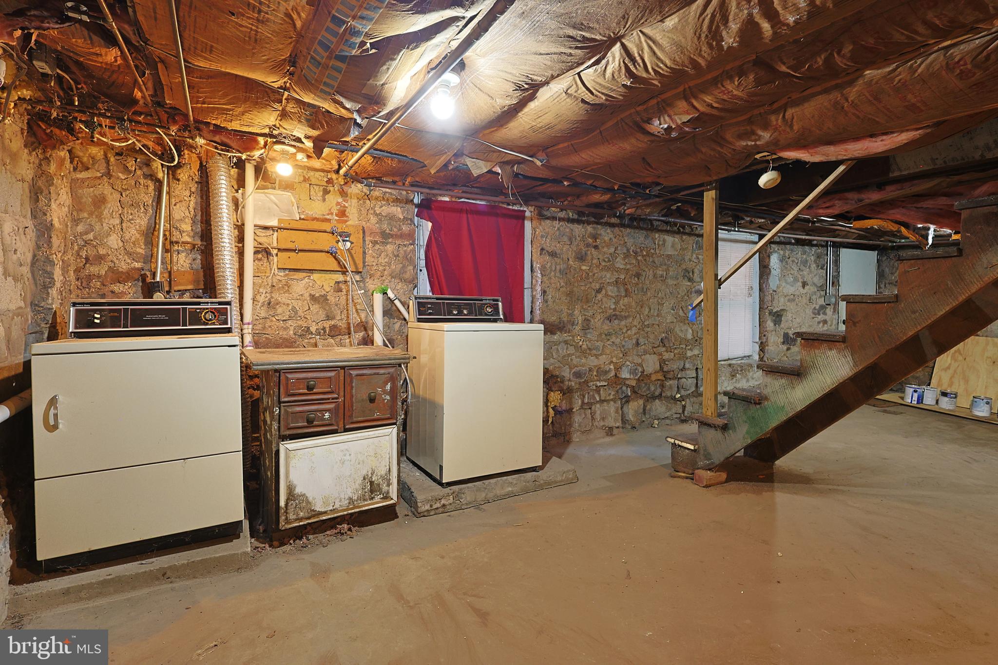 WEST SIDE - Residential