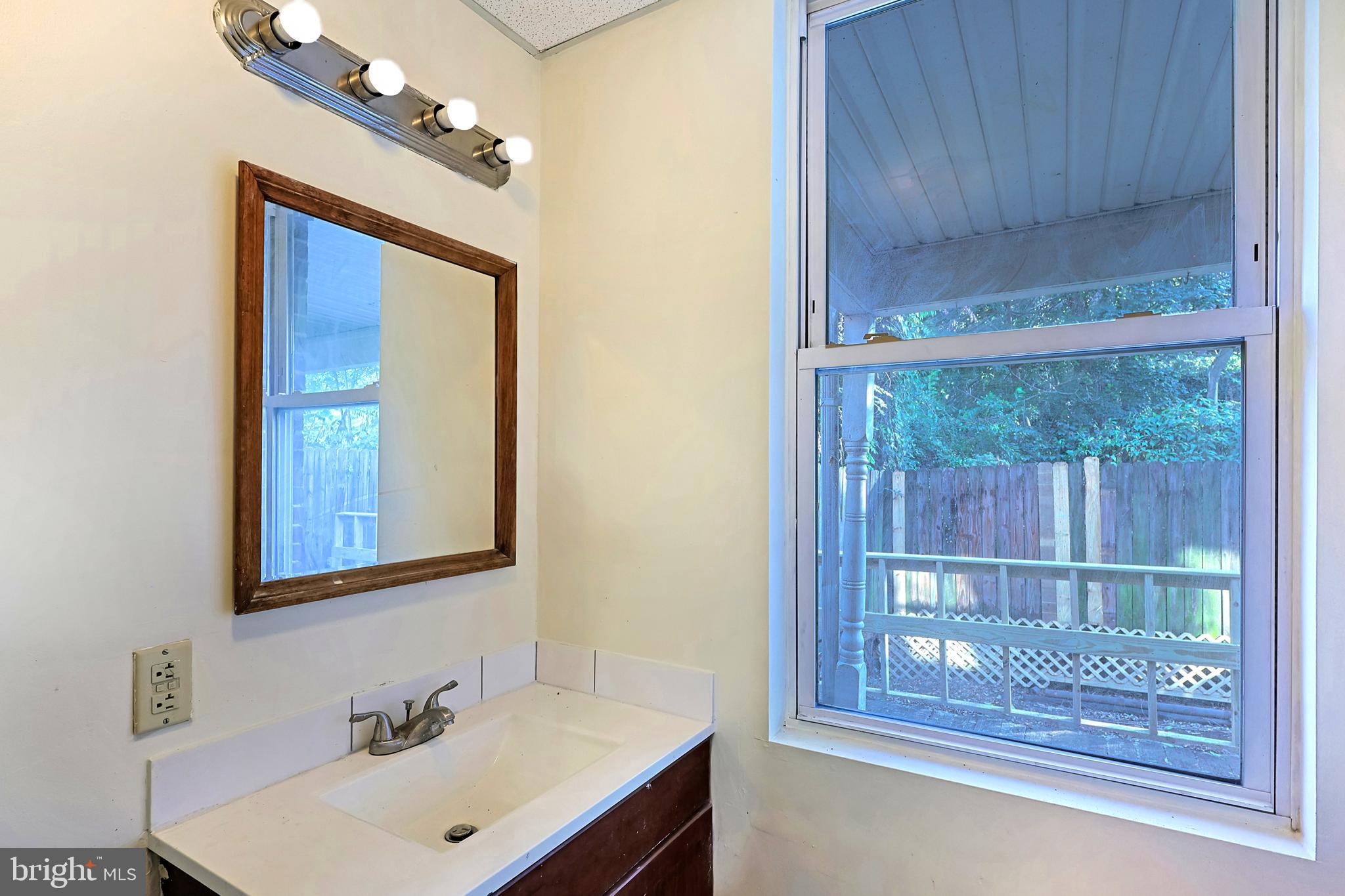 WEST SIDE - Residential