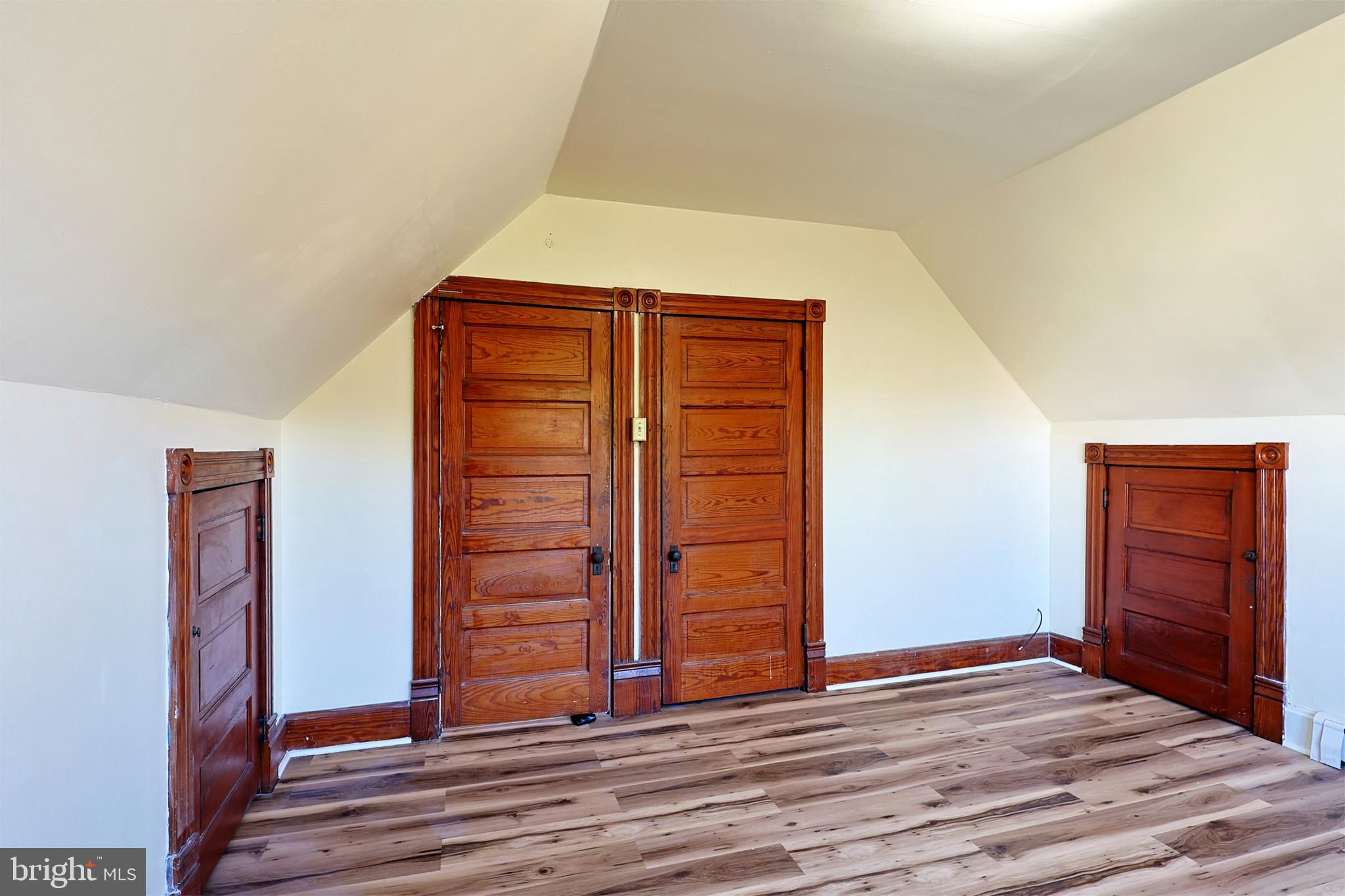 WEST SIDE - Residential