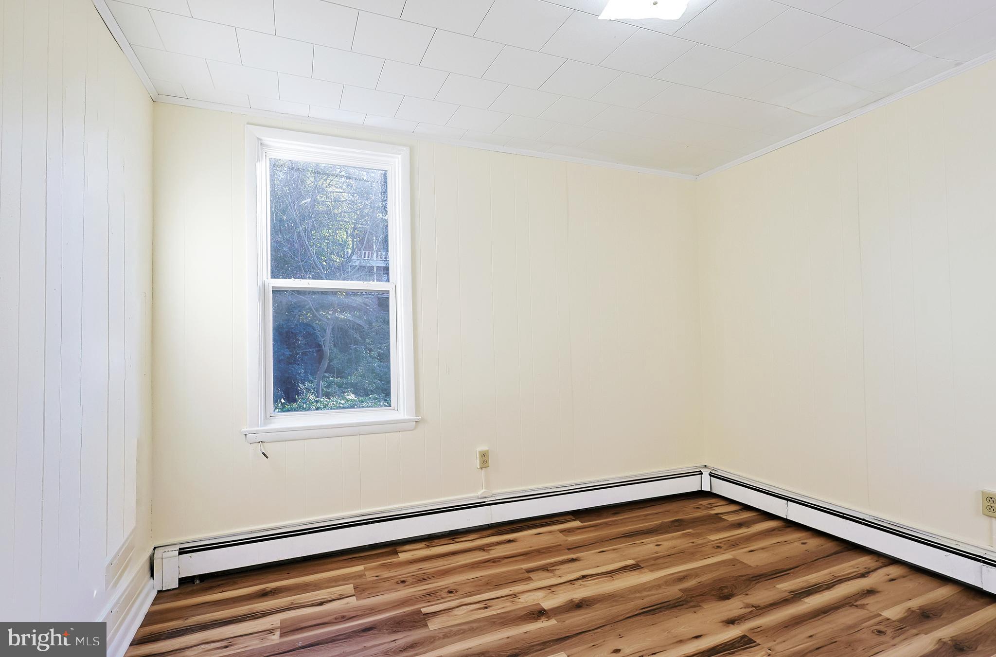 WEST SIDE - Residential