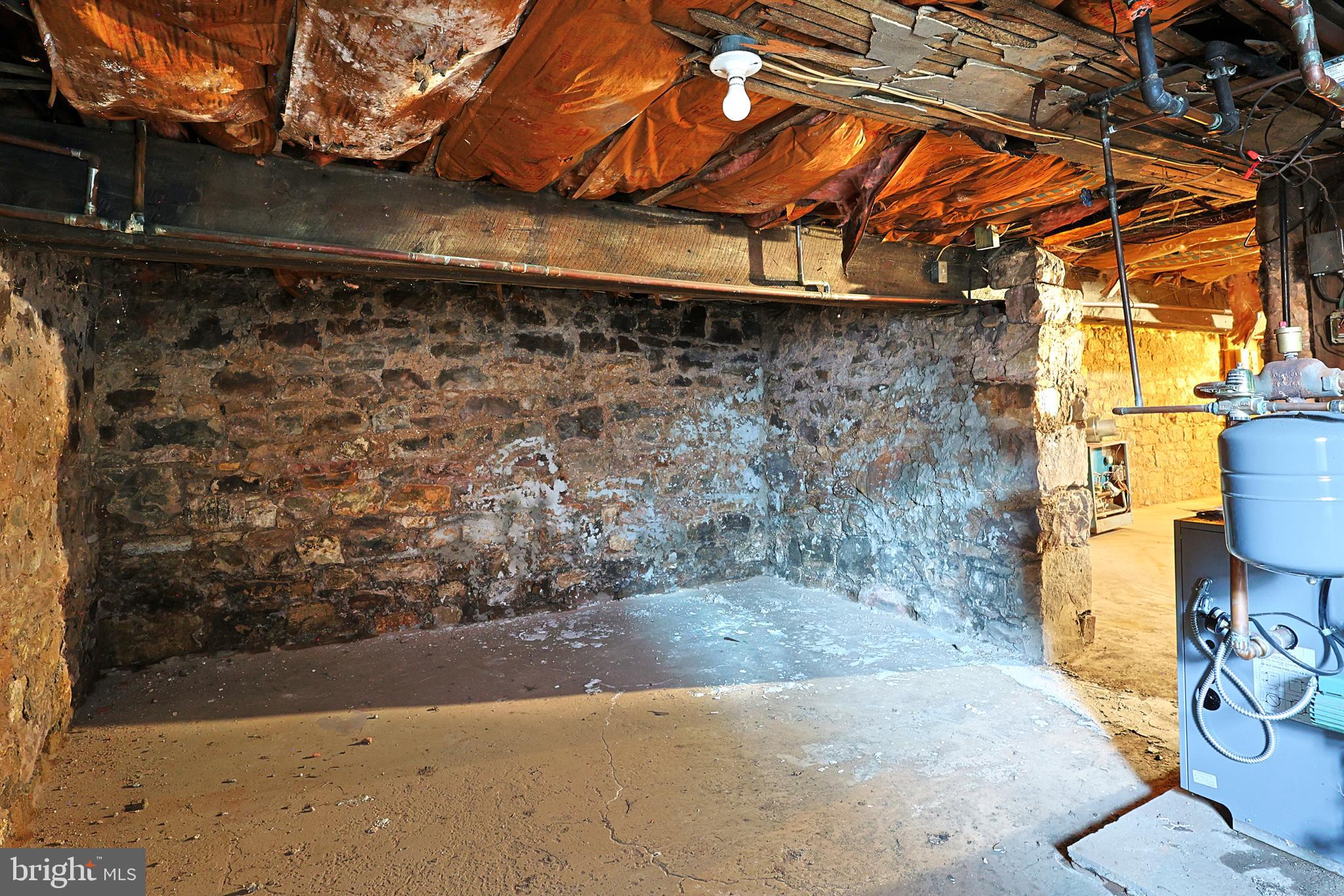 WEST SIDE - Residential