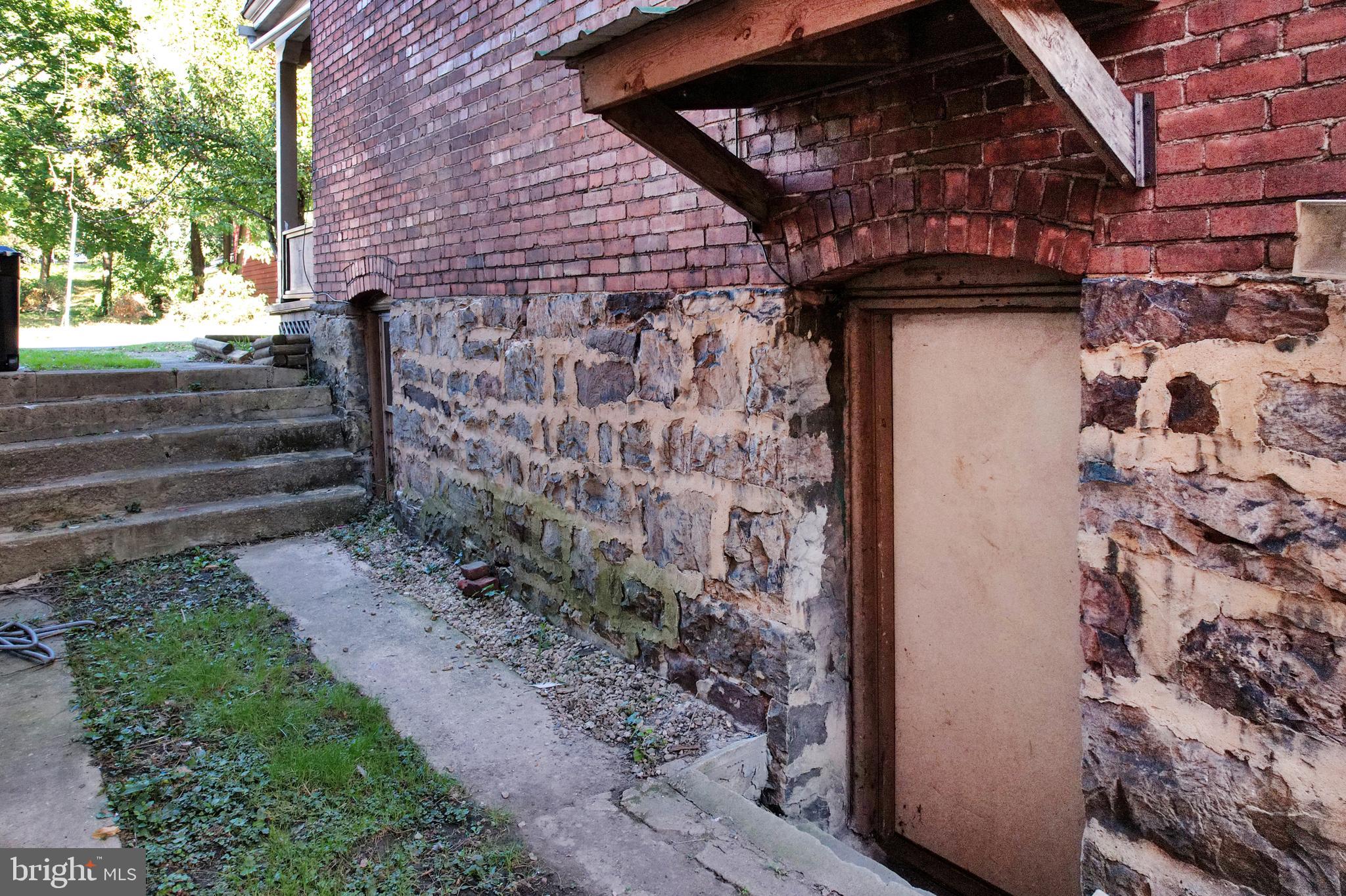 WEST SIDE - Residential