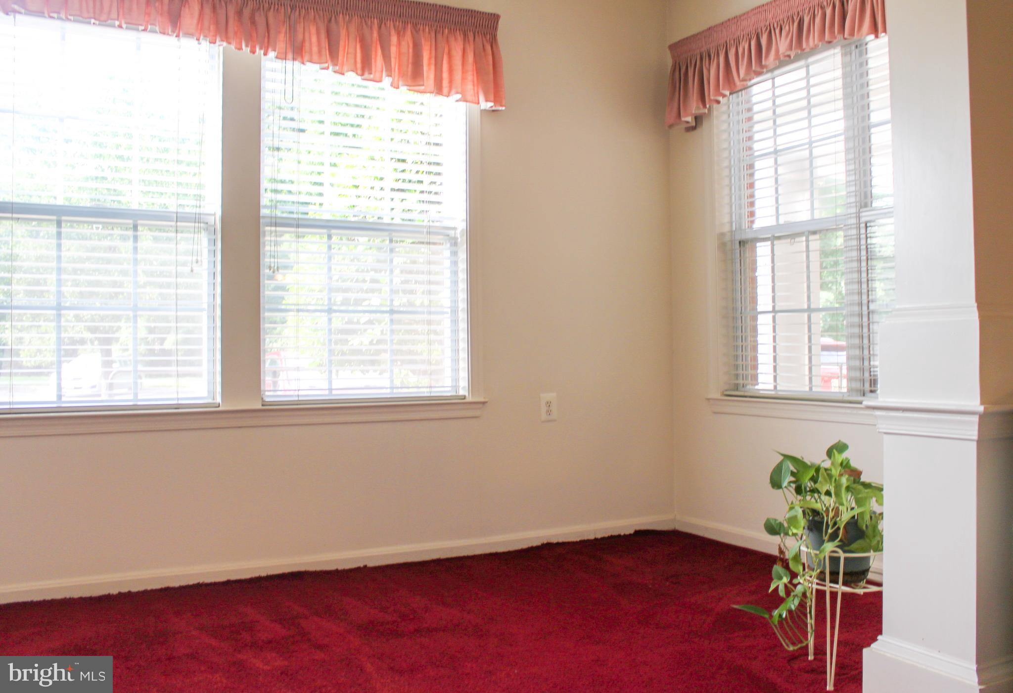 CAMERON GROVE CONDO 1> - Residential