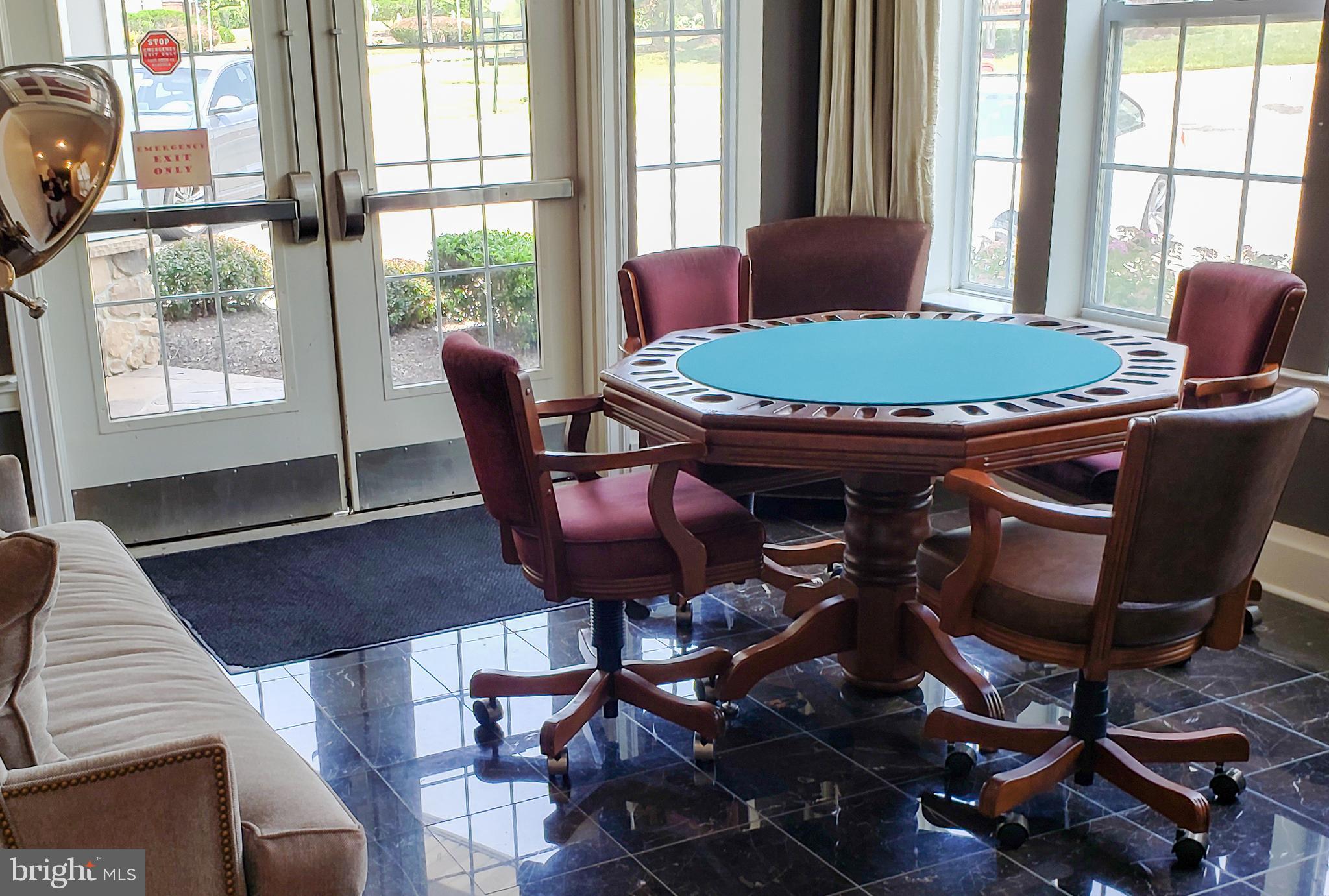 CAMERON GROVE CONDO 1> - Residential