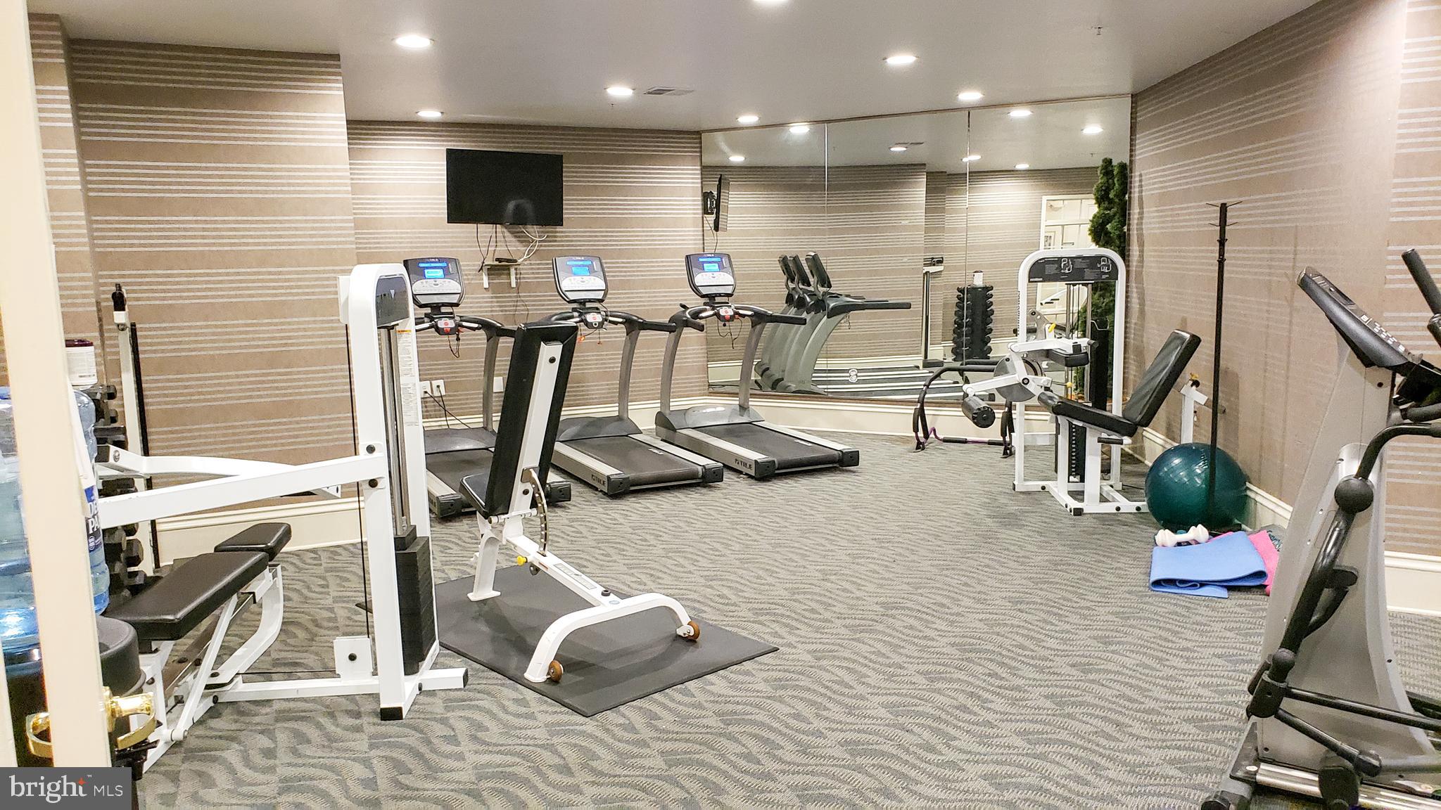 CAMERON GROVE CONDO 1> - Residential