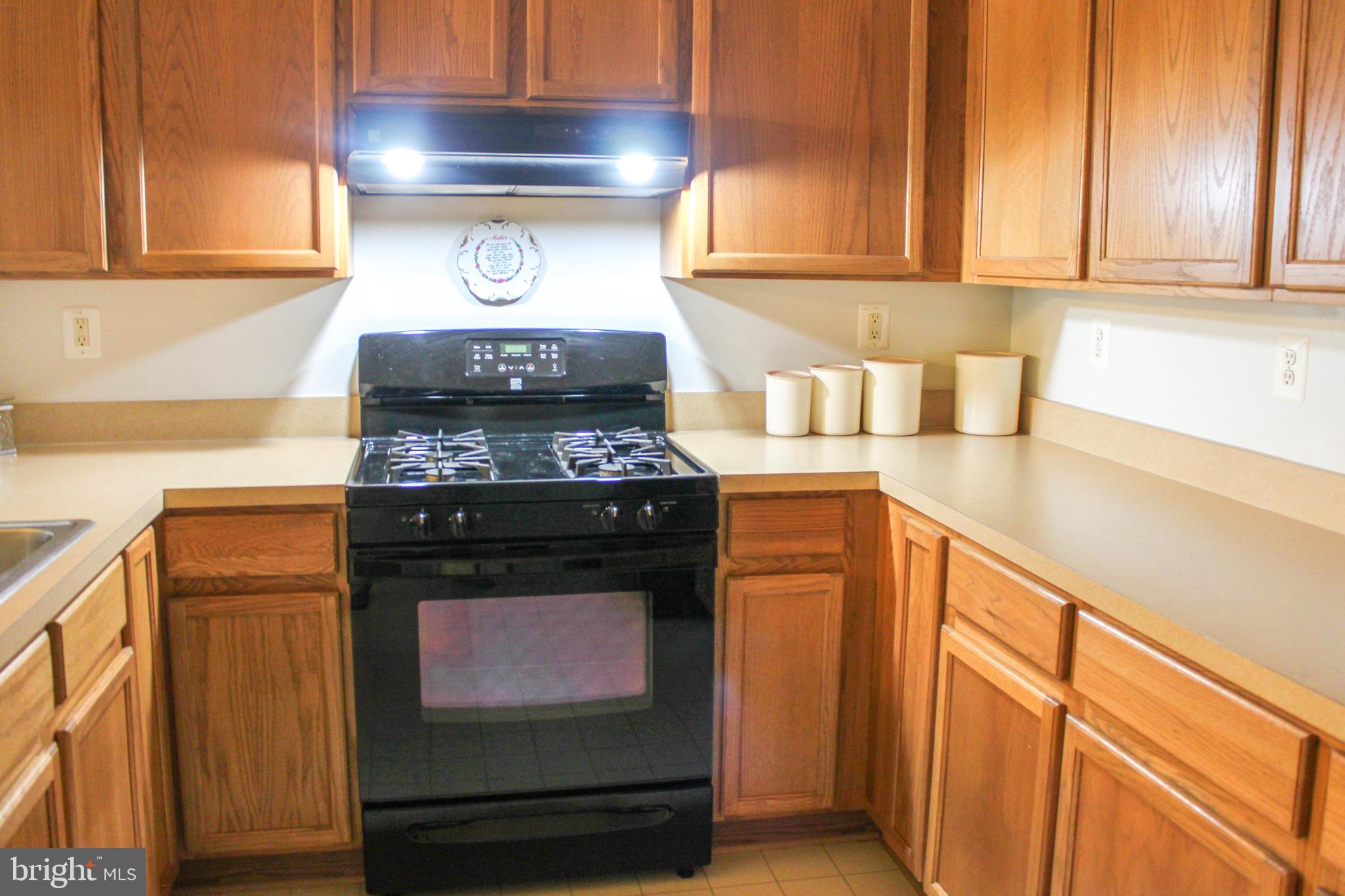 CAMERON GROVE CONDO 1> - Residential