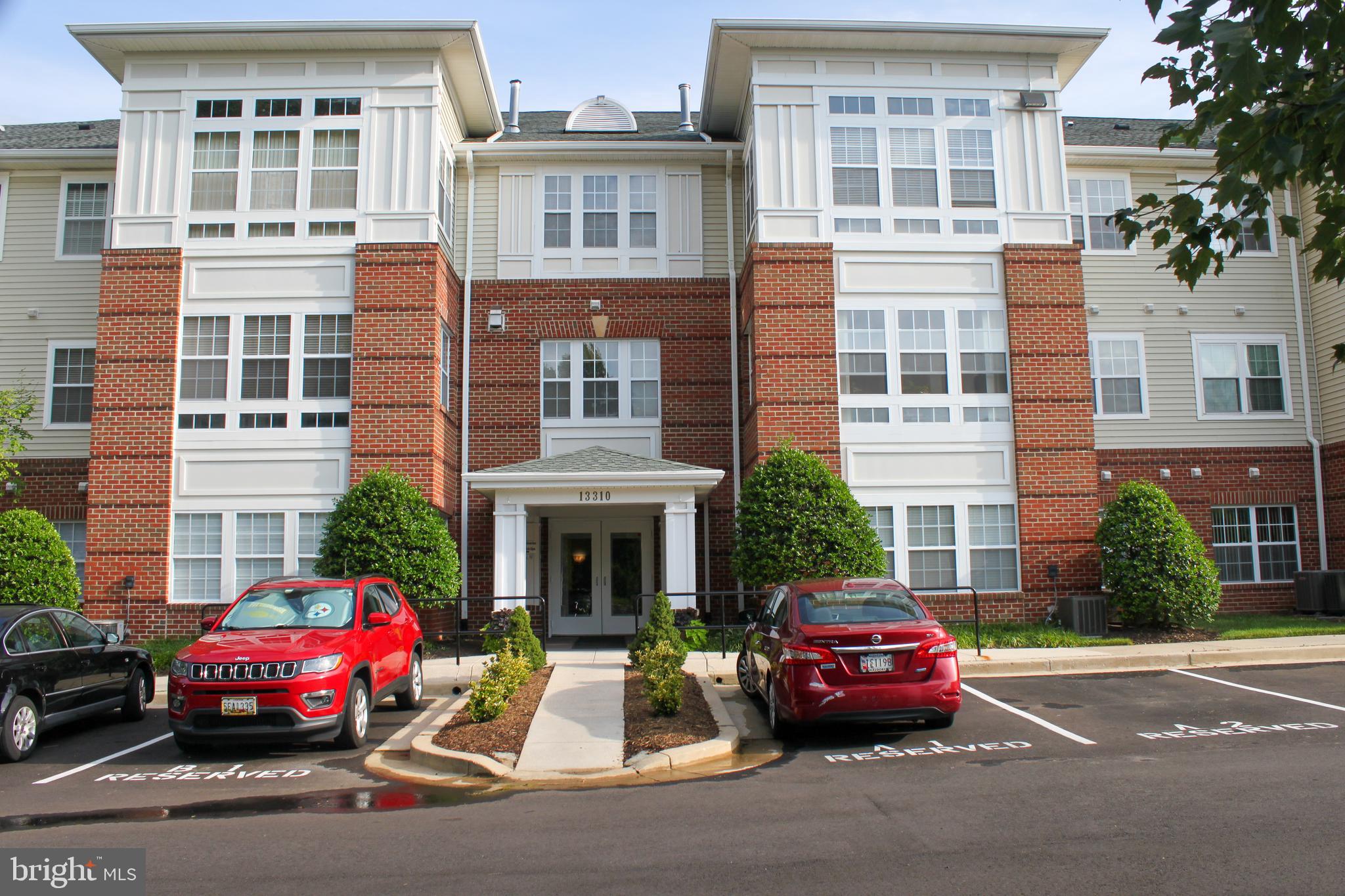 CAMERON GROVE CONDO 1> - Residential