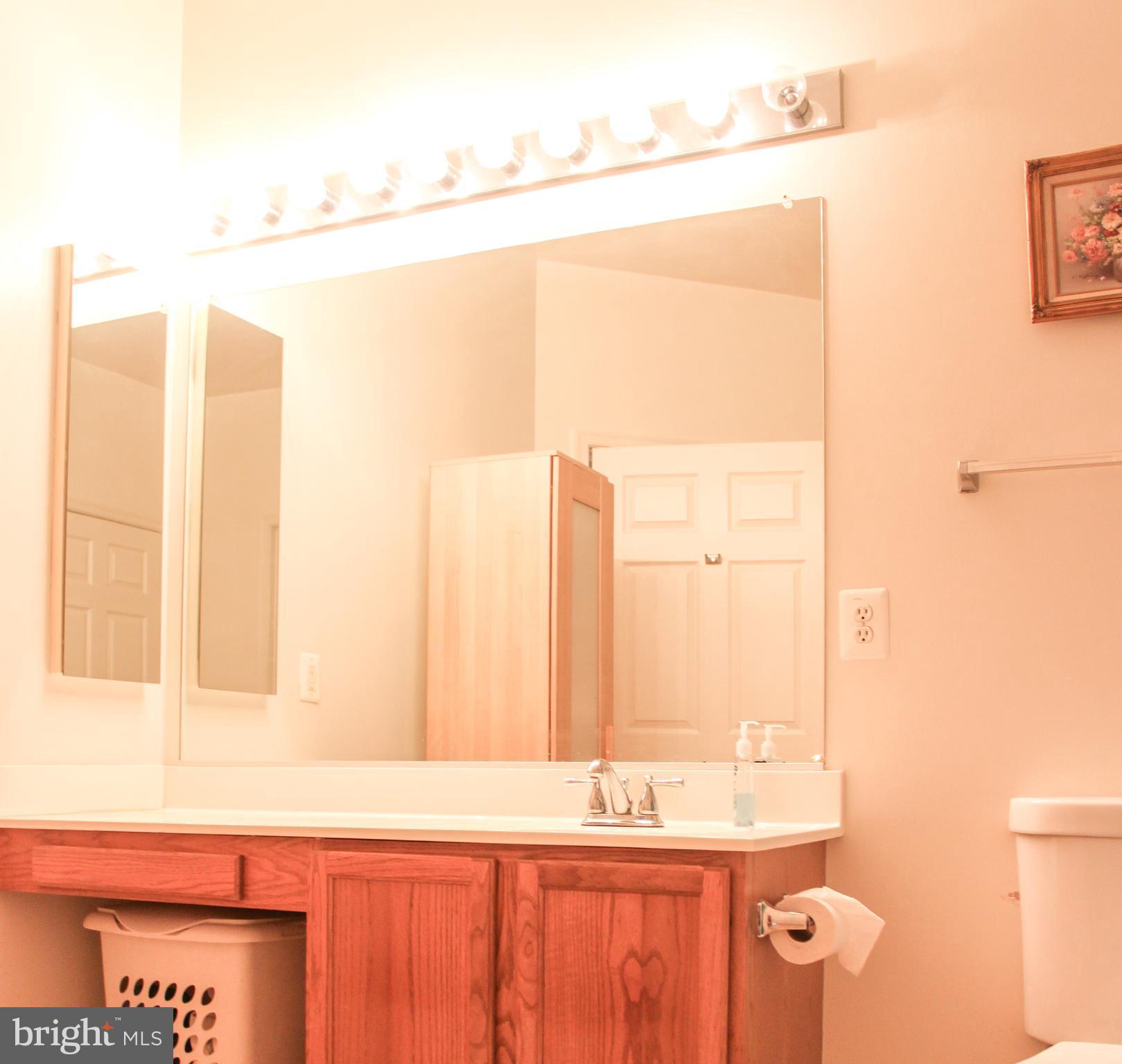 CAMERON GROVE CONDO 1> - Residential