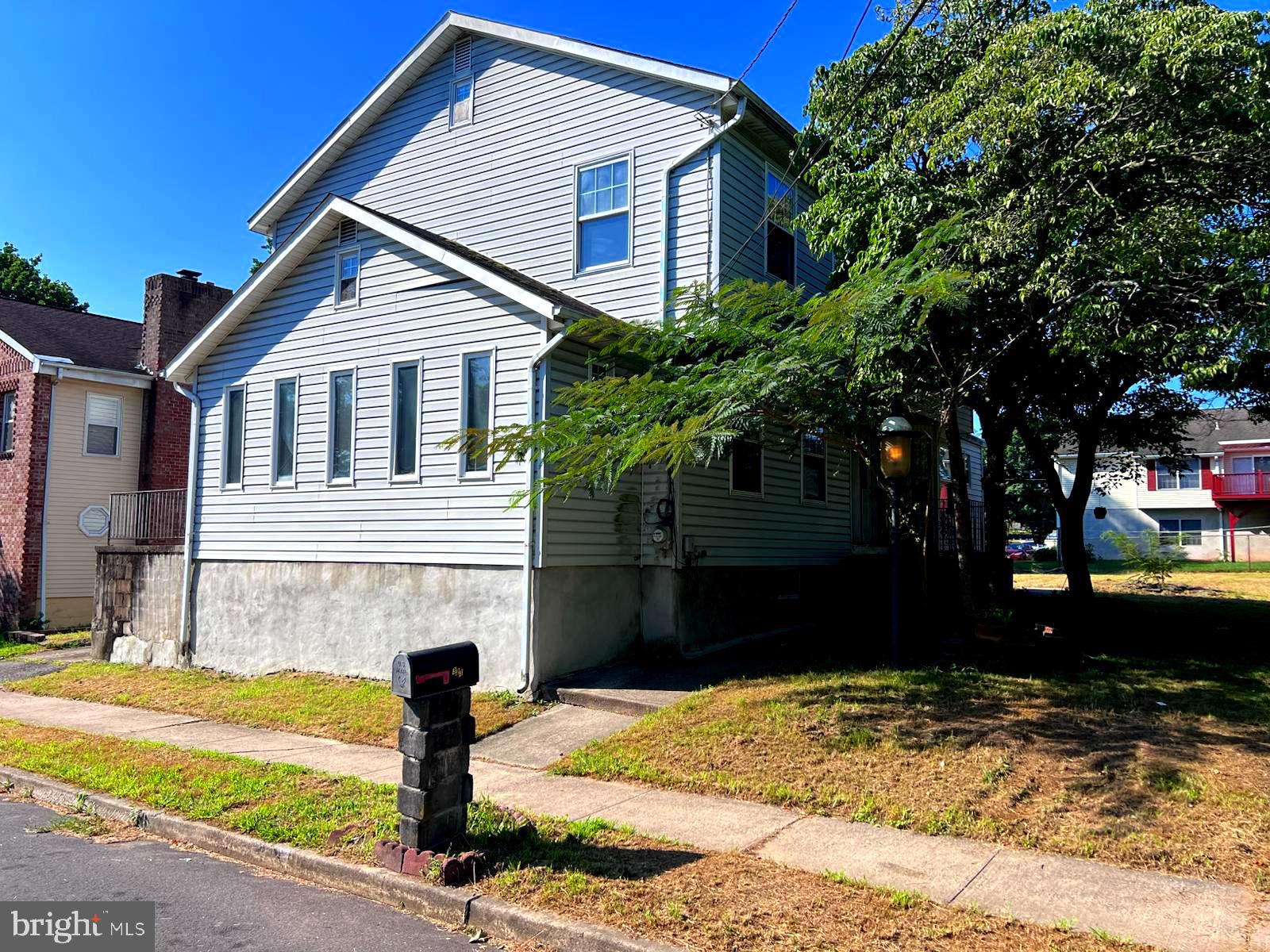 323 WILFRED AVENUE